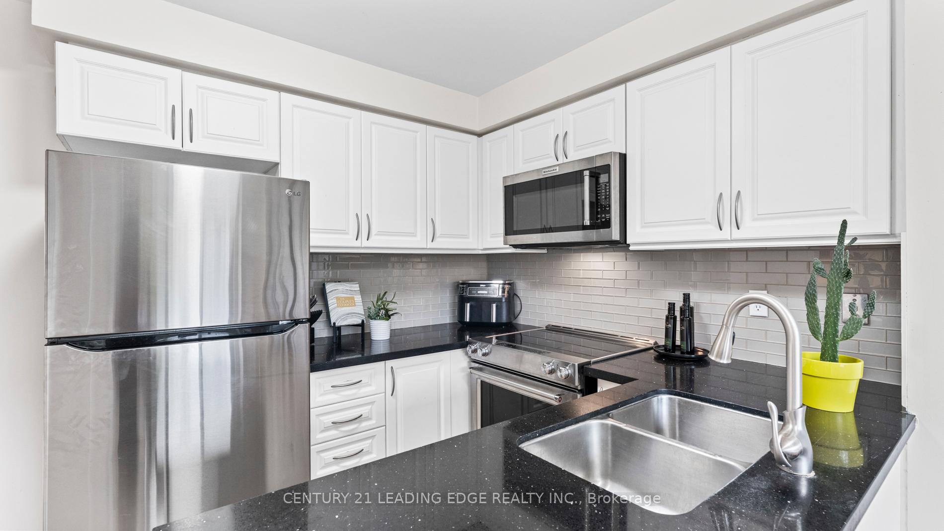 Photo 13 of 330 Sparrow Circle, Pickering, Highbush — HOMEH