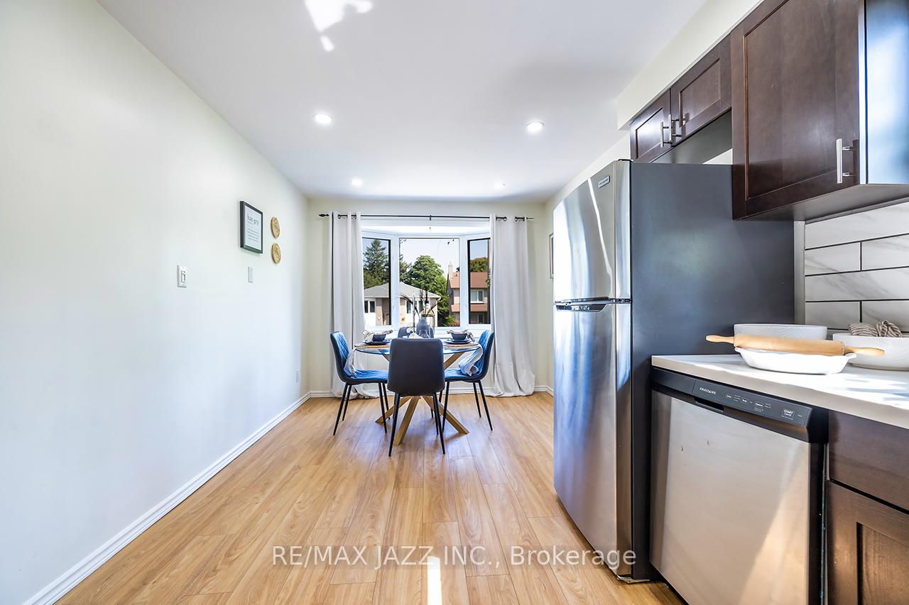 Photo 10 of 843 Charisma Crescent, Oshawa, McLaughlin — HOMEH
