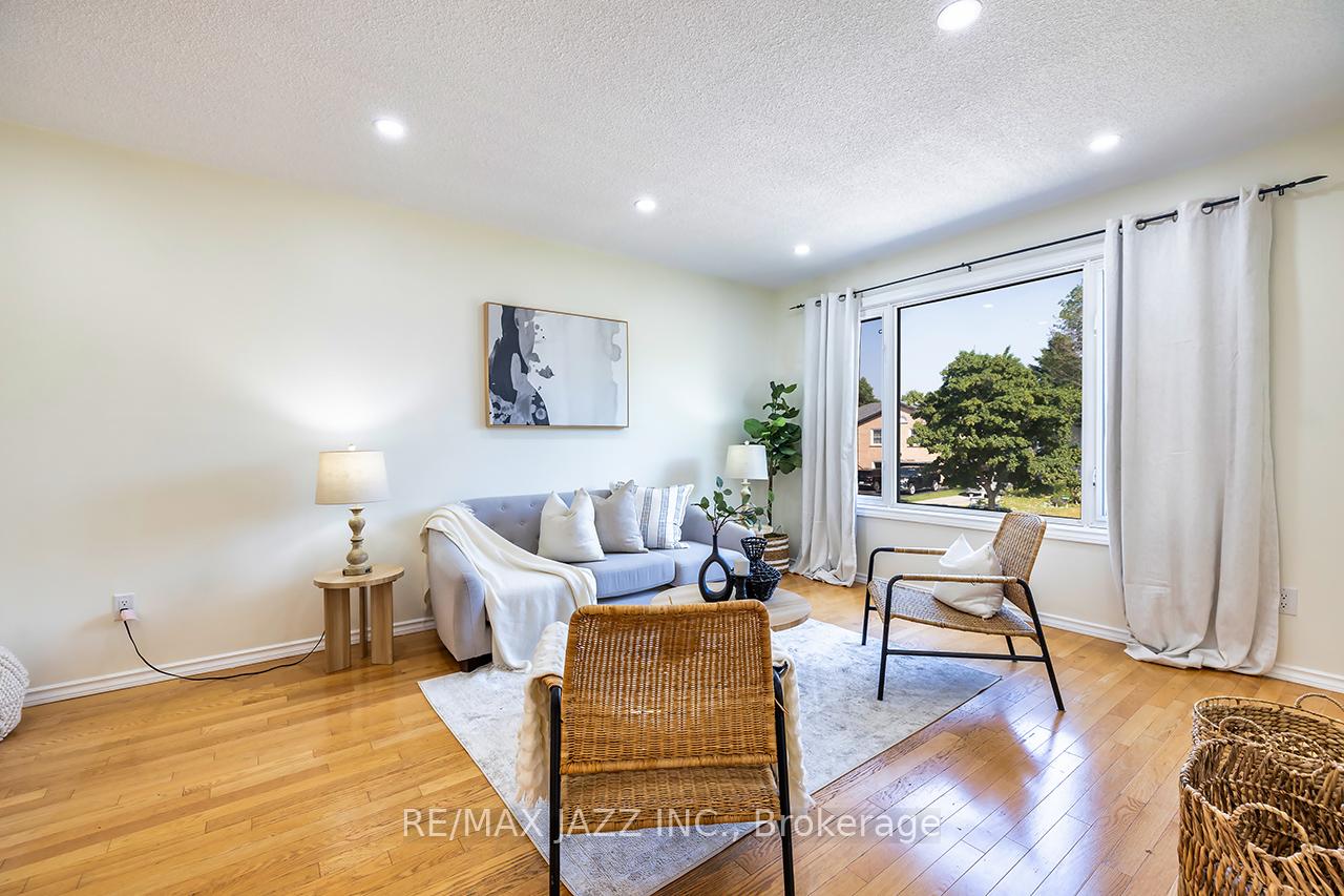 Photo 14 of 843 Charisma Crescent, Oshawa, McLaughlin — HOMEH