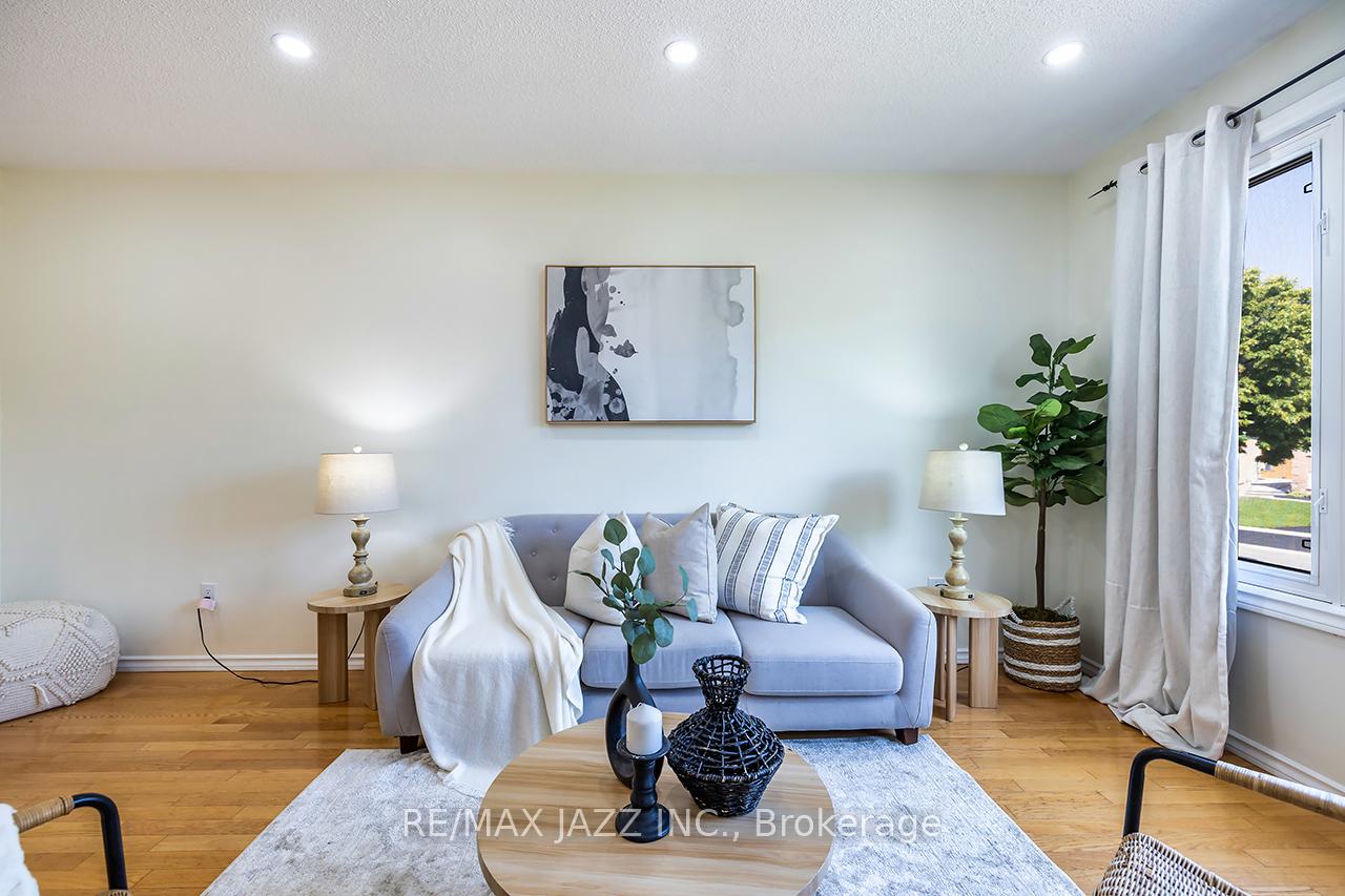 Photo 16 of 843 Charisma Crescent, Oshawa, McLaughlin — HOMEH