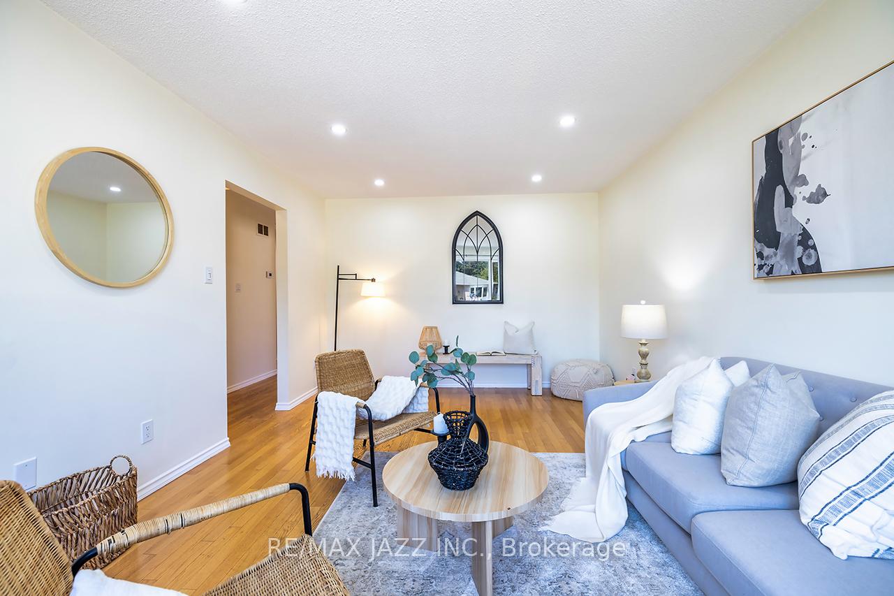 Photo 17 of 843 Charisma Crescent, Oshawa, McLaughlin — HOMEH