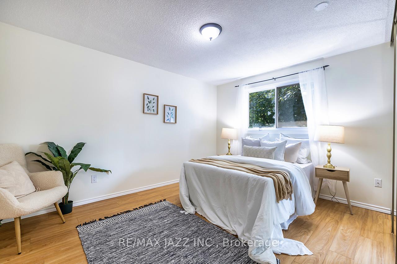 Photo 21 of 843 Charisma Crescent, Oshawa, McLaughlin — HOMEH