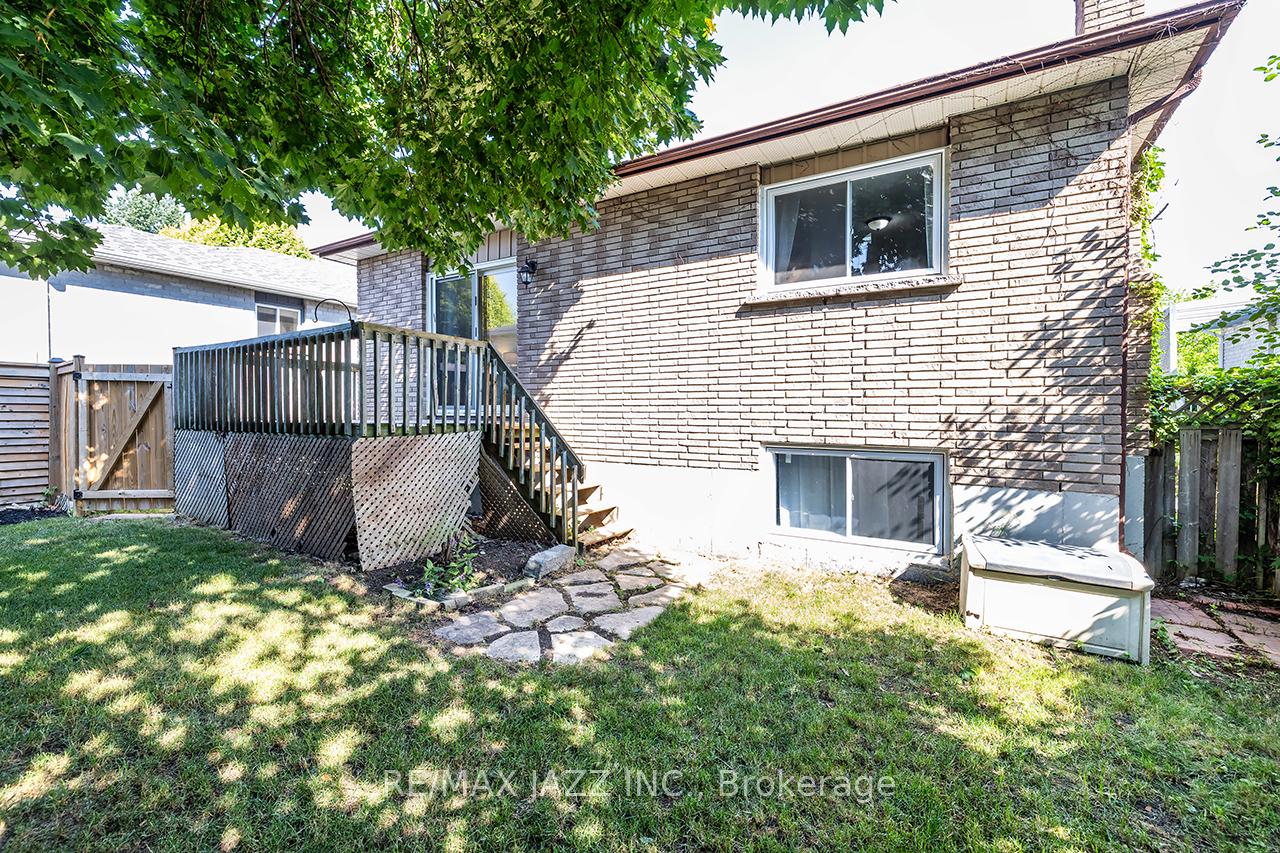 Photo 32 of 843 Charisma Crescent, Oshawa, McLaughlin — HOMEH