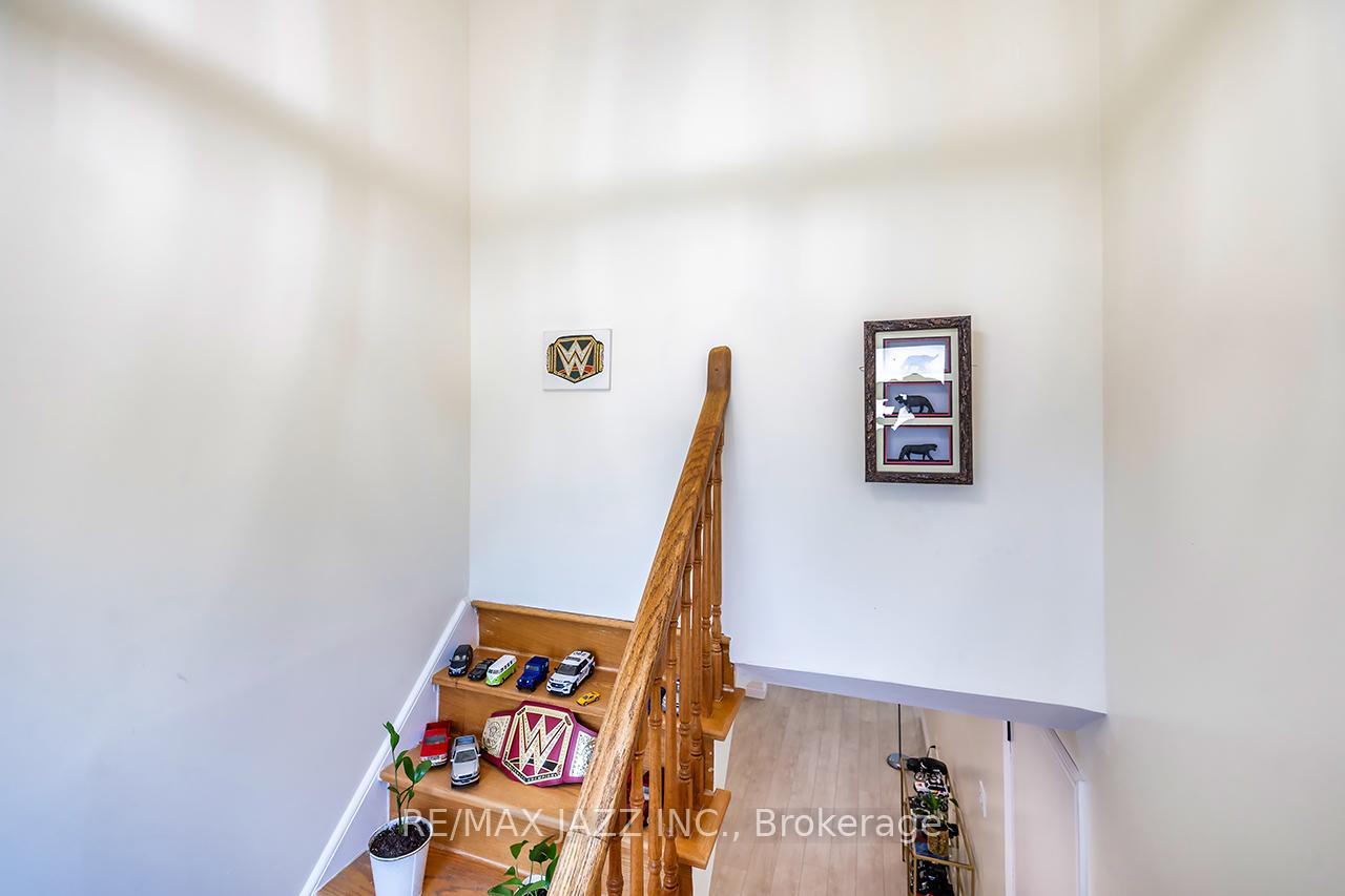 Photo 34 of 843 Charisma Crescent, Oshawa, McLaughlin — HOMEH