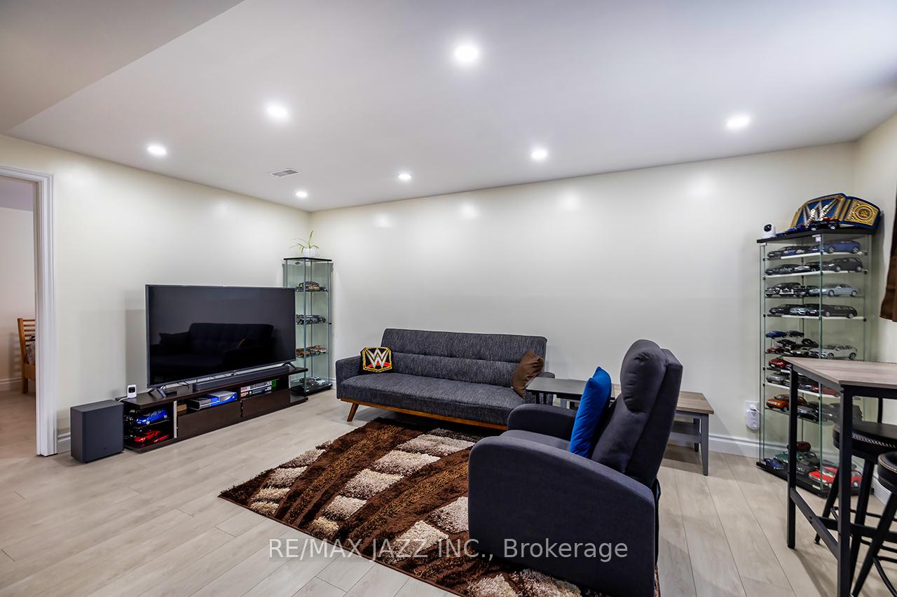 Photo 37 of 843 Charisma Crescent, Oshawa, McLaughlin — HOMEH