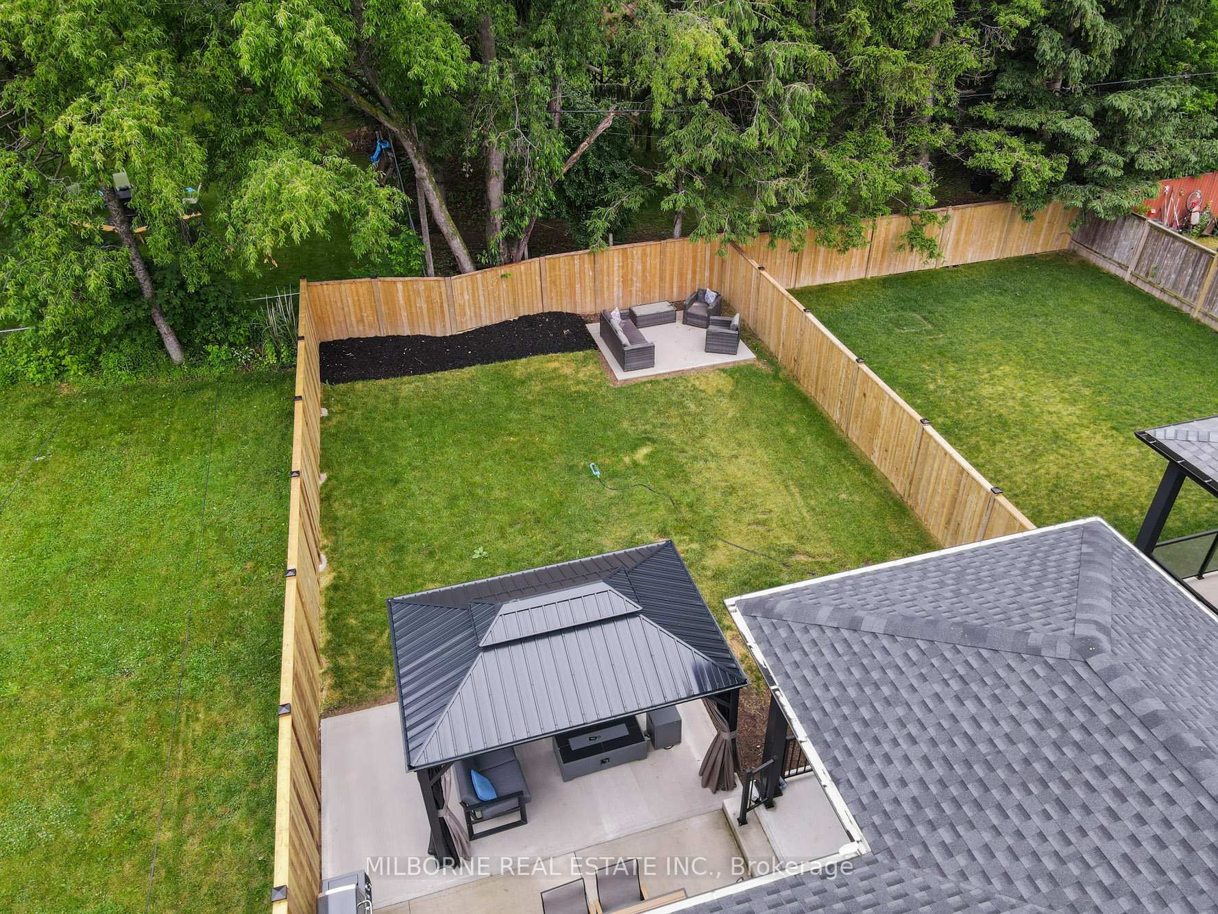 Photo 4 of 4628 Lee Avenue, Niagara Falls, Ascot — HOMEH