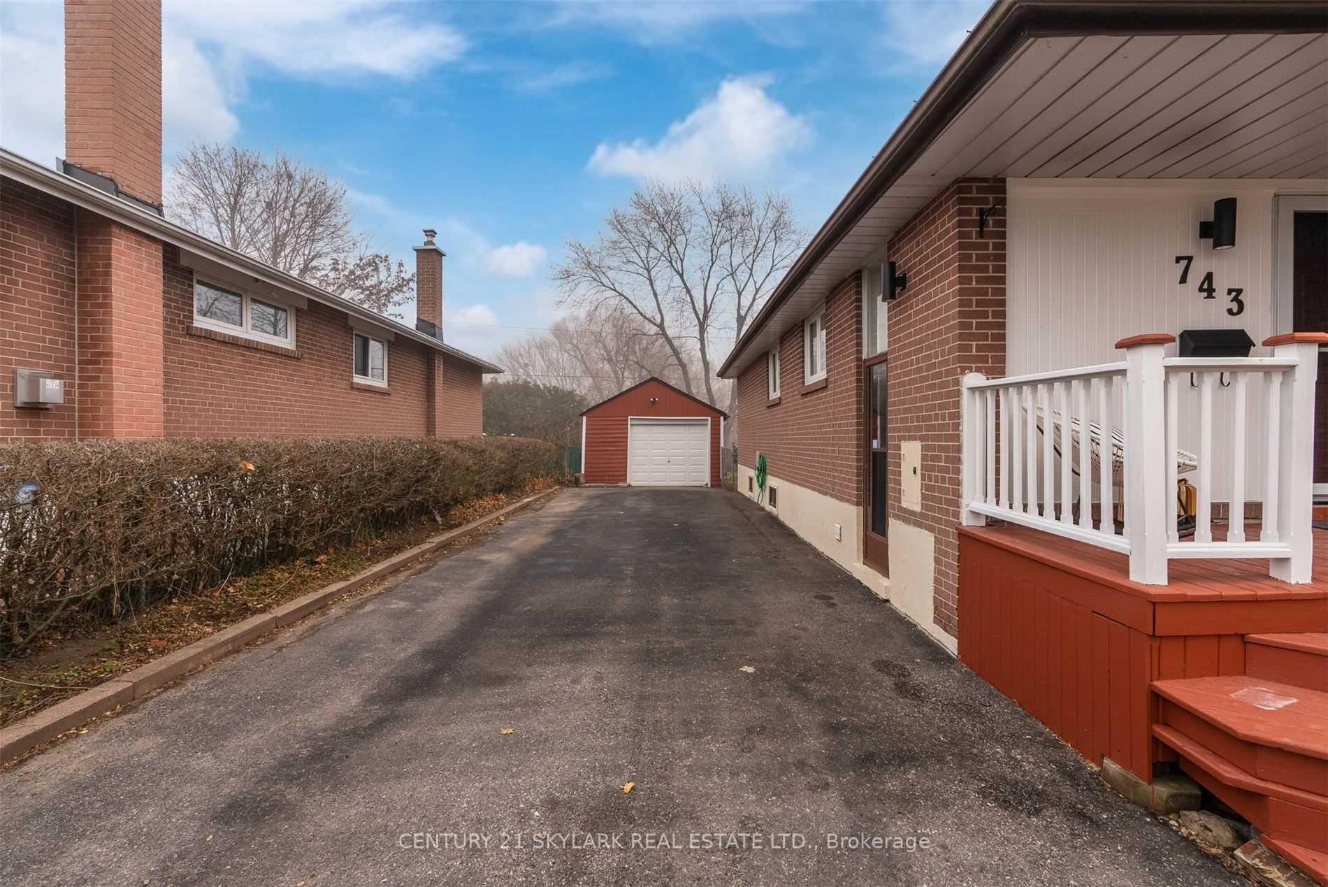 Photo 2 of 743 Lublin Avenue, Pickering, Bay Ridges — HOMEH