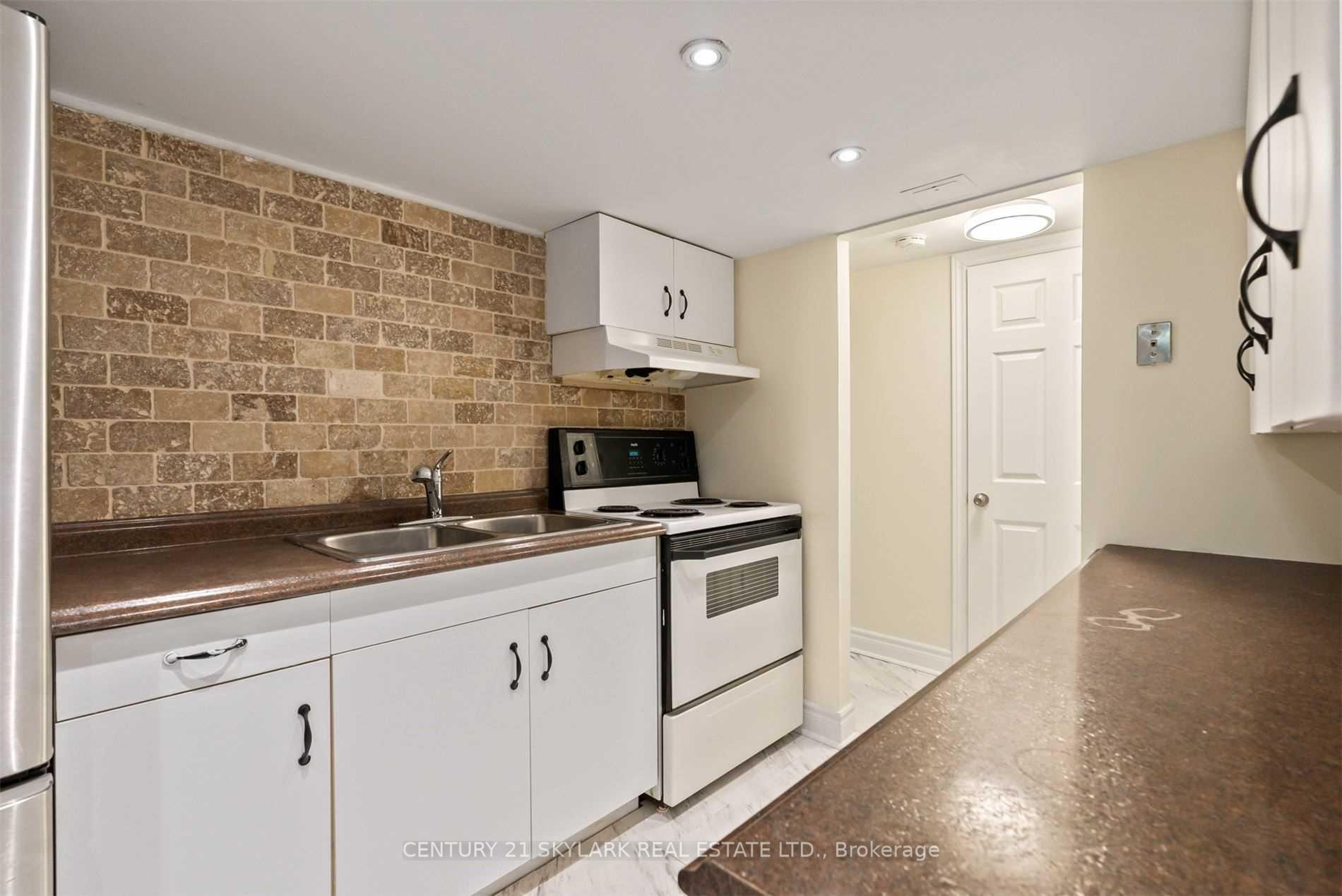 Photo 6 of 743 Lublin Avenue, Pickering, Bay Ridges — HOMEH