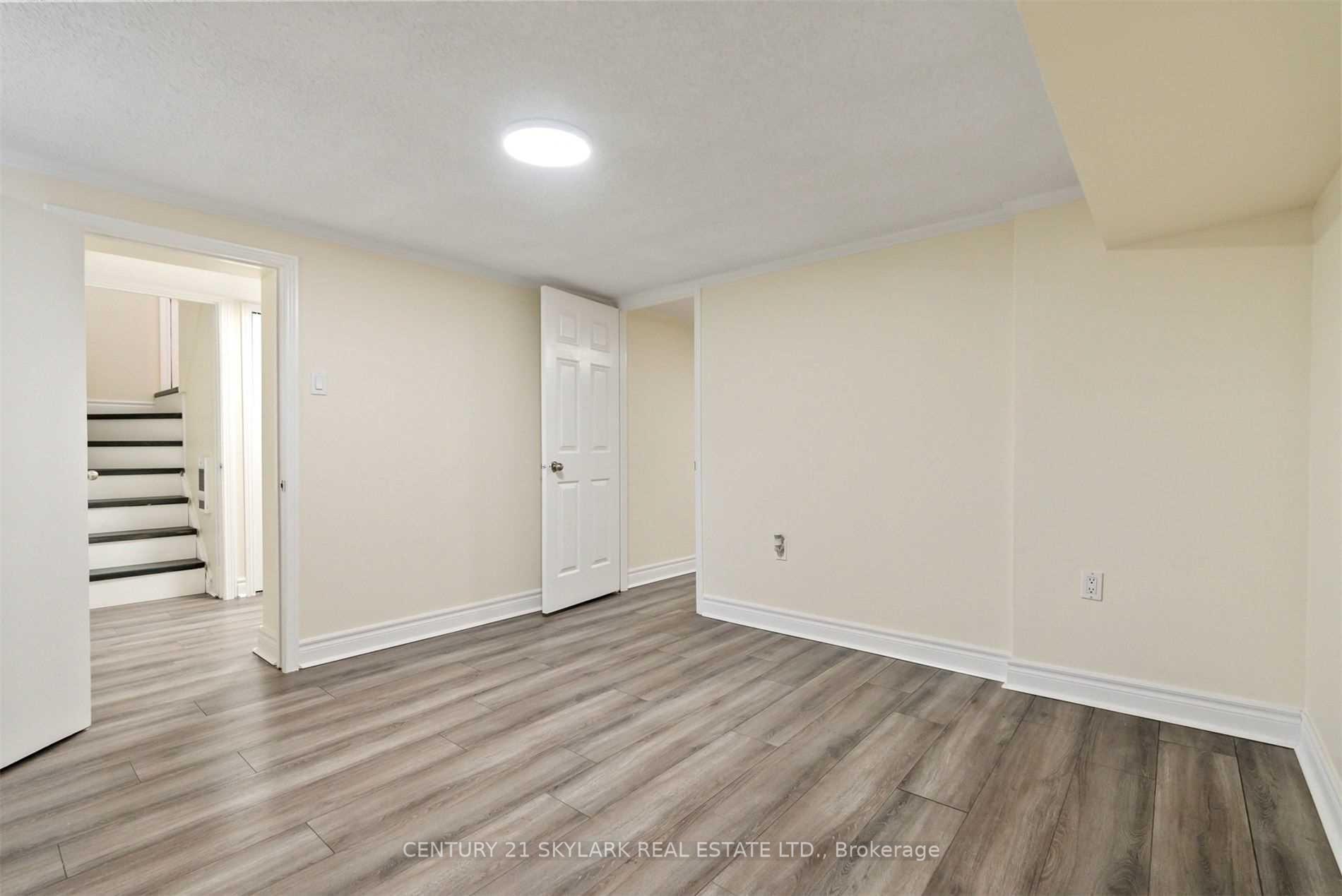 Photo 8 of 743 Lublin Avenue, Pickering, Bay Ridges — HOMEH