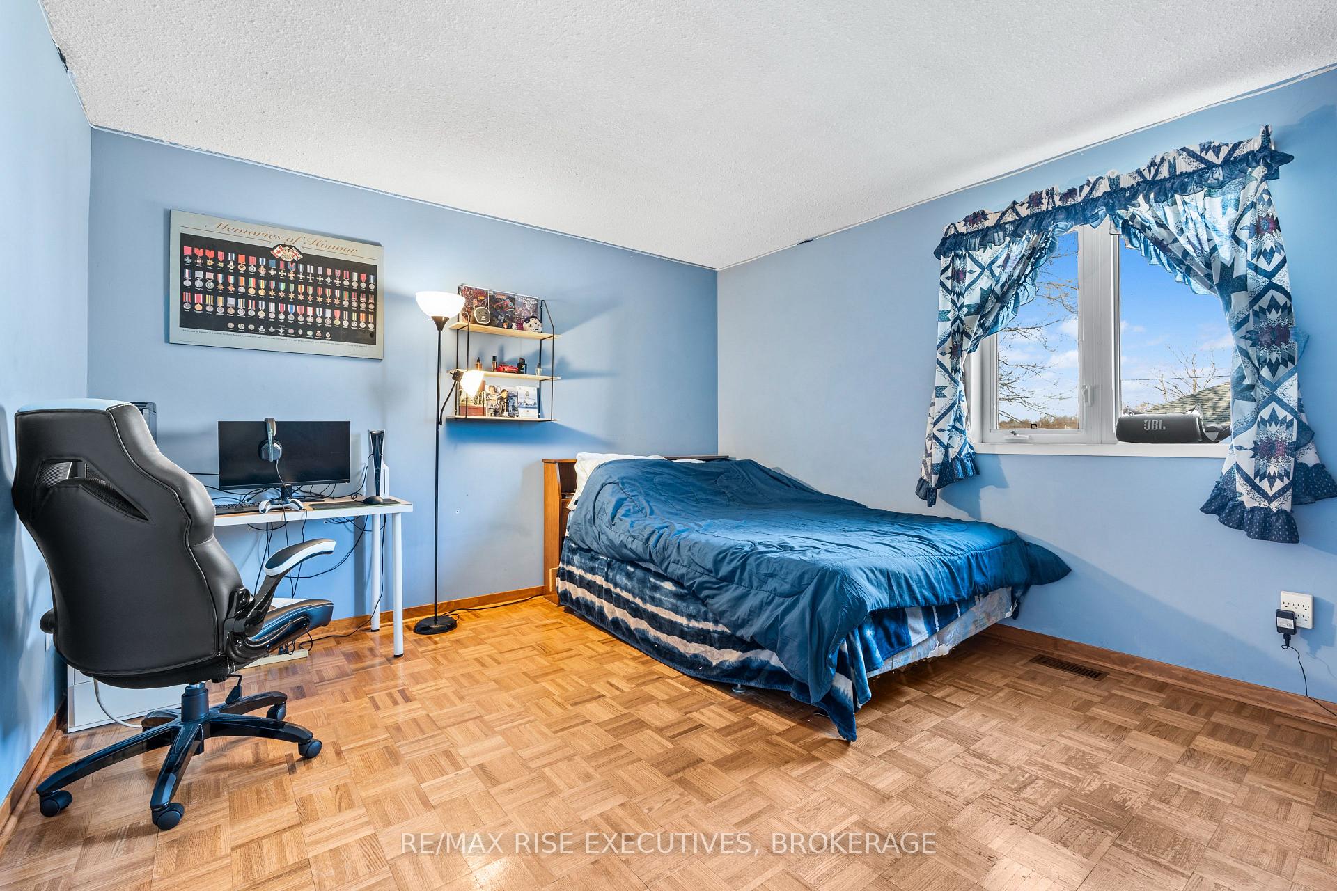 Photo 25 of 530 Canterbury Crescent, Kingston, City Southwest — HOMEH