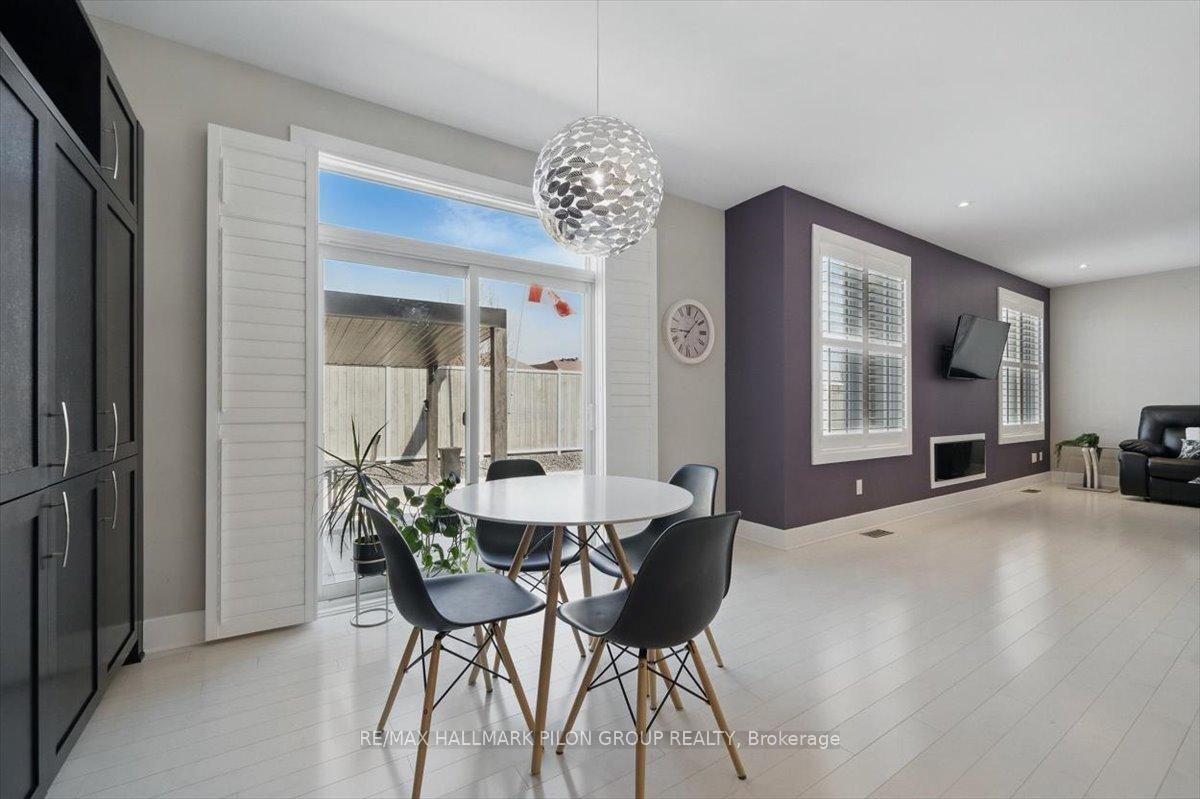 Photo 13 of 379 Nestleton Street, Ottawa, Avalon East — HOMEH