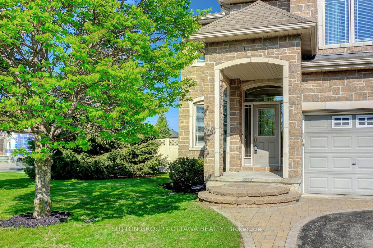 Photo 3 of 96 Trail Side Circle, Ottawa, Springridge/East Village — HOMEH