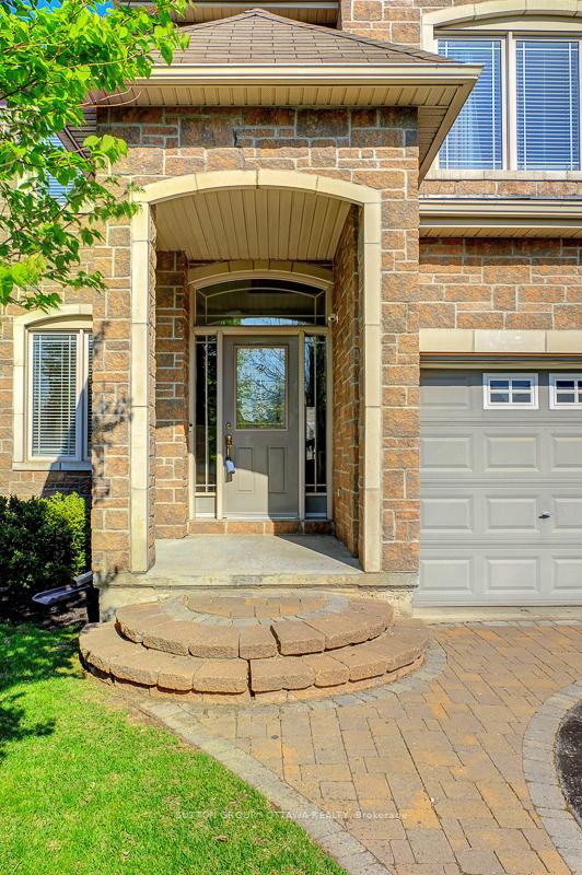 Photo 4 of 96 Trail Side Circle, Ottawa, Springridge/East Village — HOMEH