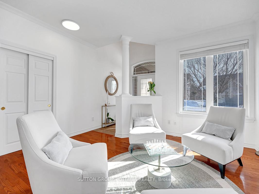 Photo 10 of 96 Trail Side Circle, Ottawa, Springridge/East Village — HOMEH