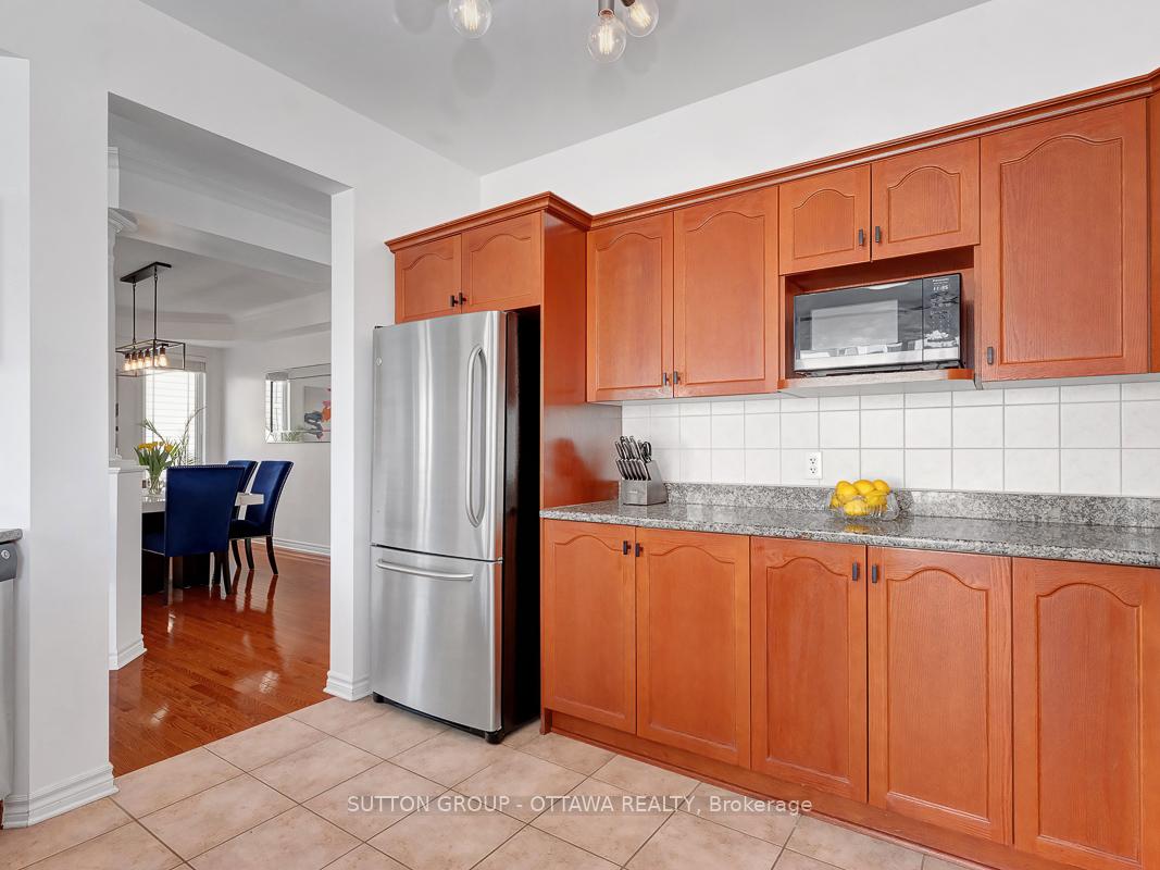 Photo 17 of 96 Trail Side Circle, Ottawa, Springridge/East Village — HOMEH