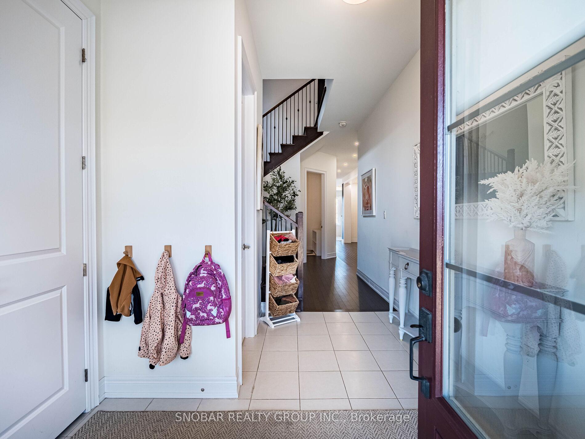 Photo 5 of 1284 Whitney Terrace, Milton, Ford — HOMEH