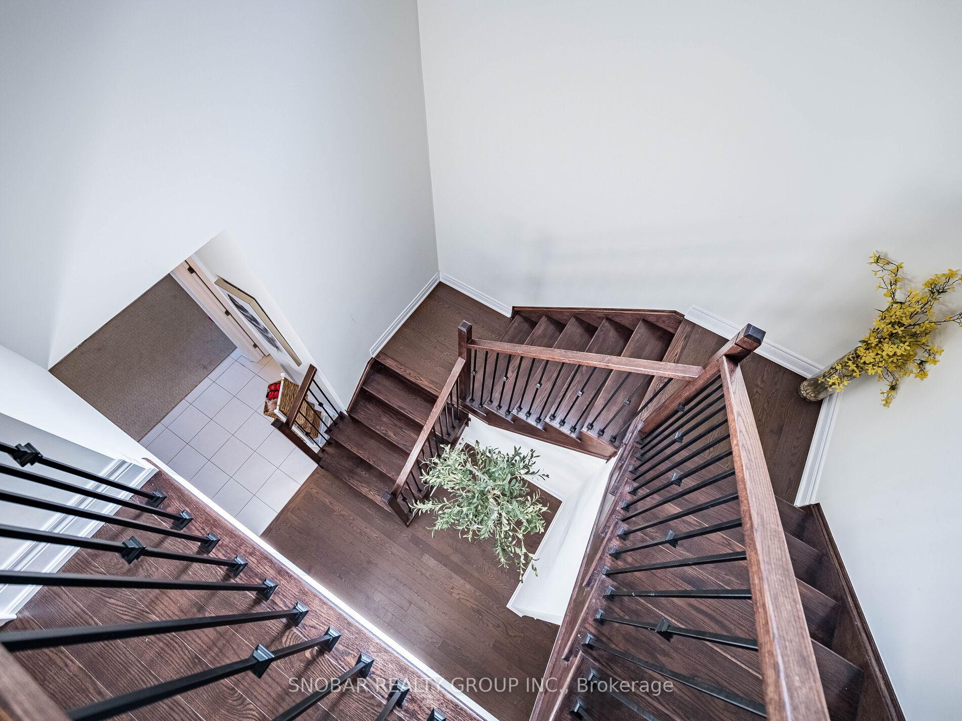 Photo 16 of 1284 Whitney Terrace, Milton, Ford — HOMEH