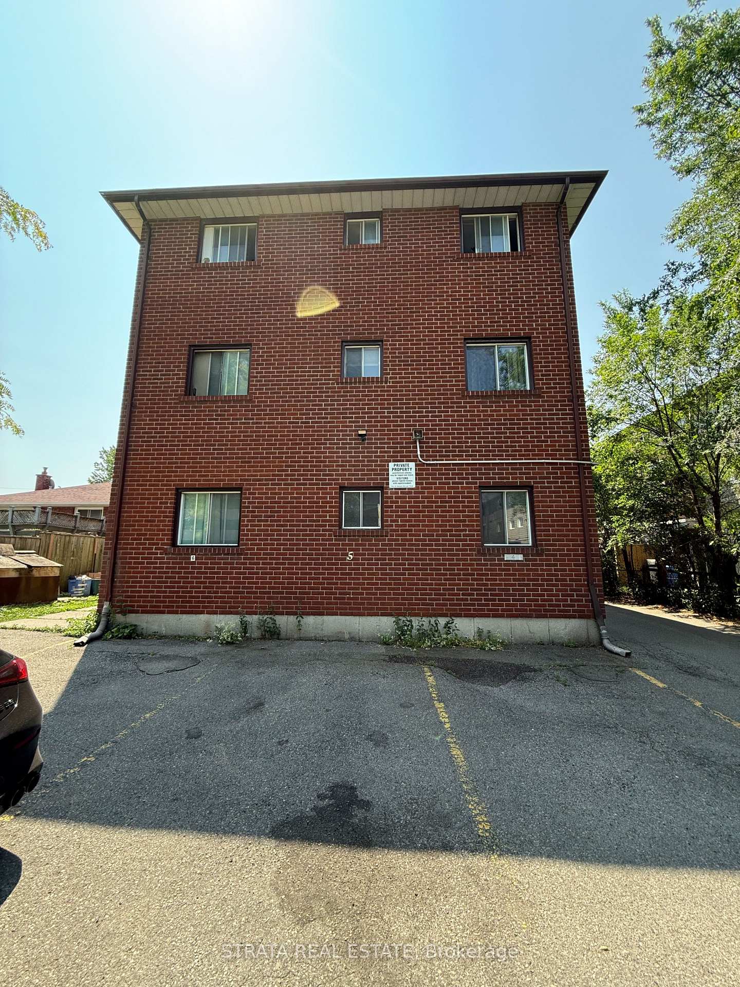Front of Unit 5, 338 Malaga Road