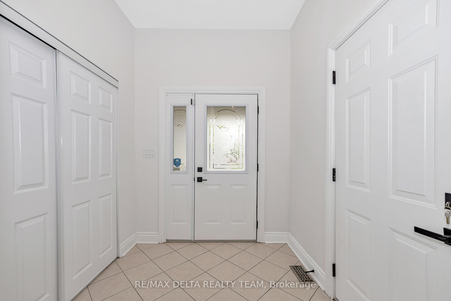Photo 4 of 551 Casabella Drive, Ottawa, Avalon East — HOMEH