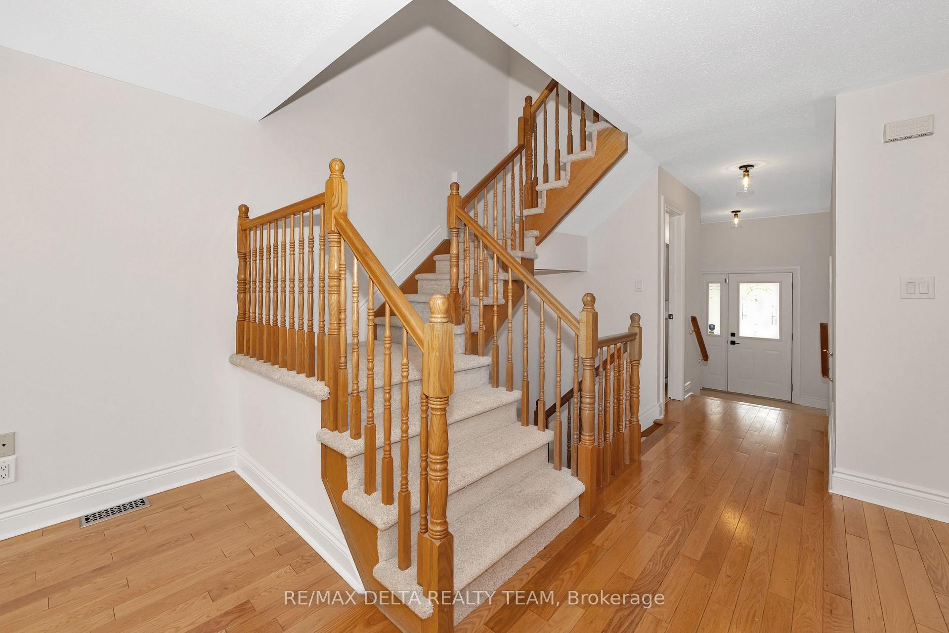Photo 6 of 551 Casabella Drive, Ottawa, Avalon East — HOMEH