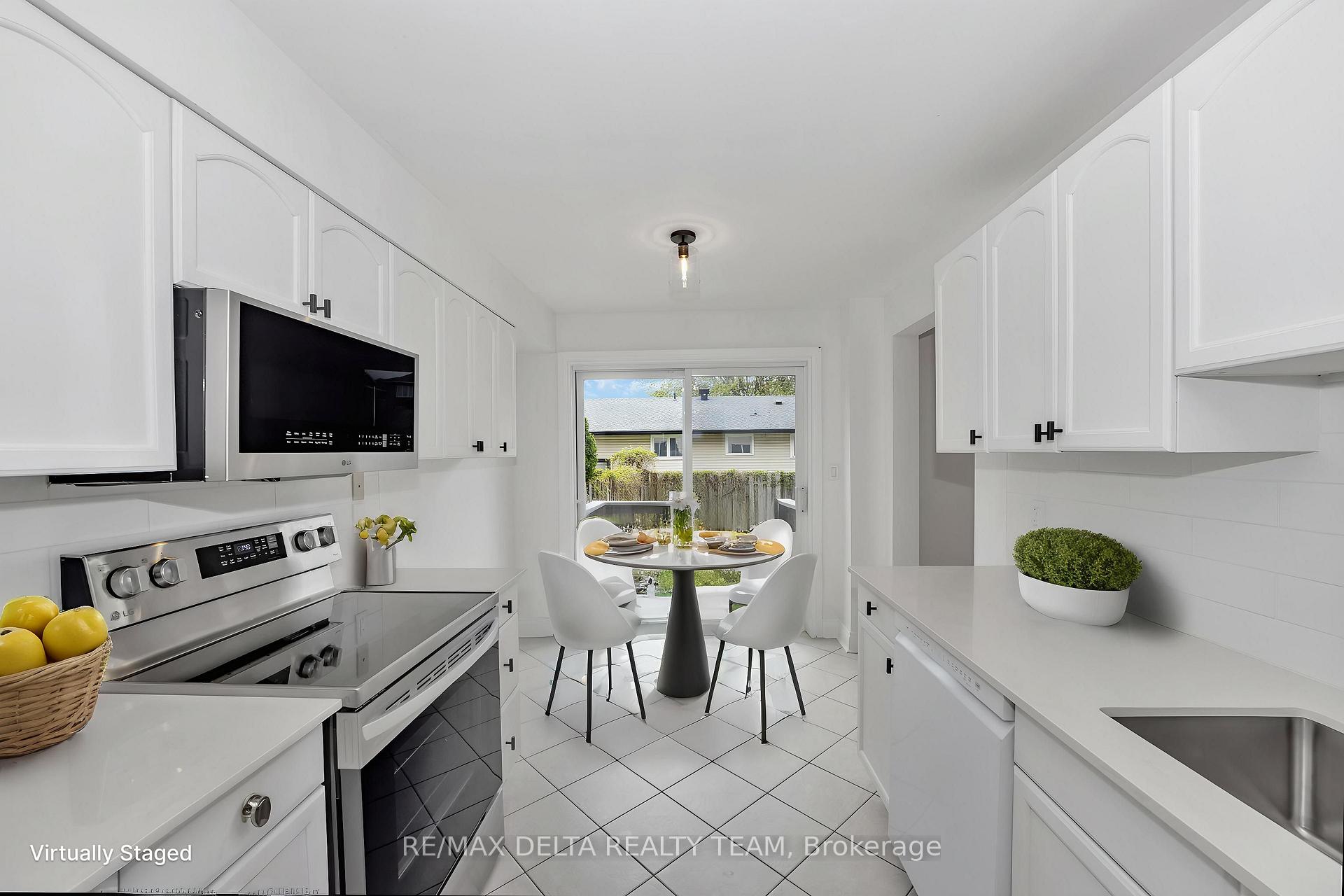 Photo 12 of 551 Casabella Drive, Ottawa, Avalon East — HOMEH