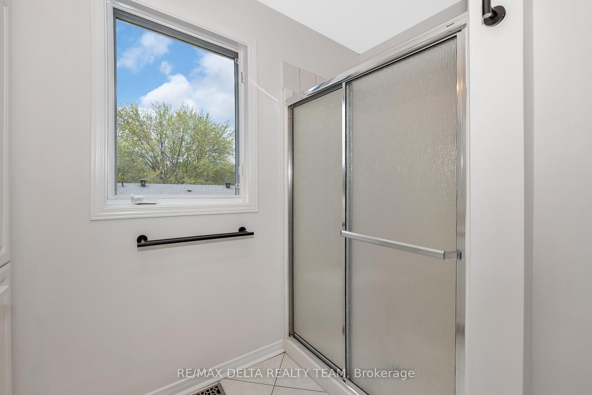 Photo 27 of 551 Casabella Drive, Ottawa, Avalon East — HOMEH