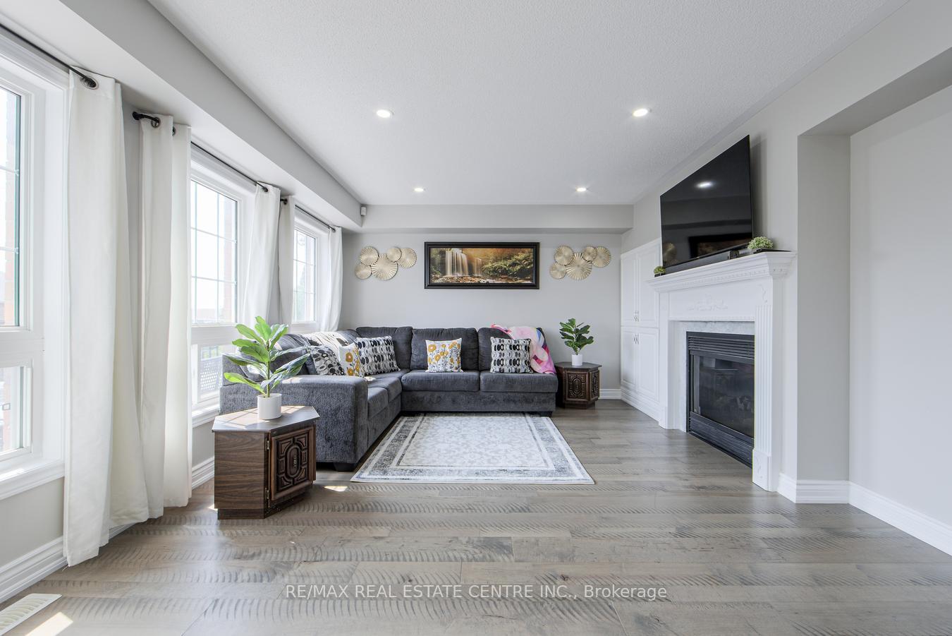 Photo 12 of 907 Coldstream Drive, Oshawa, Taunton — HOMEH