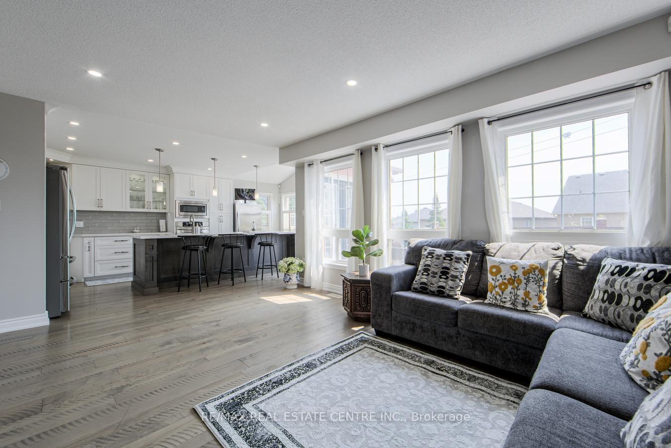 Photo 13 of 907 Coldstream Drive, Oshawa, Taunton — HOMEH