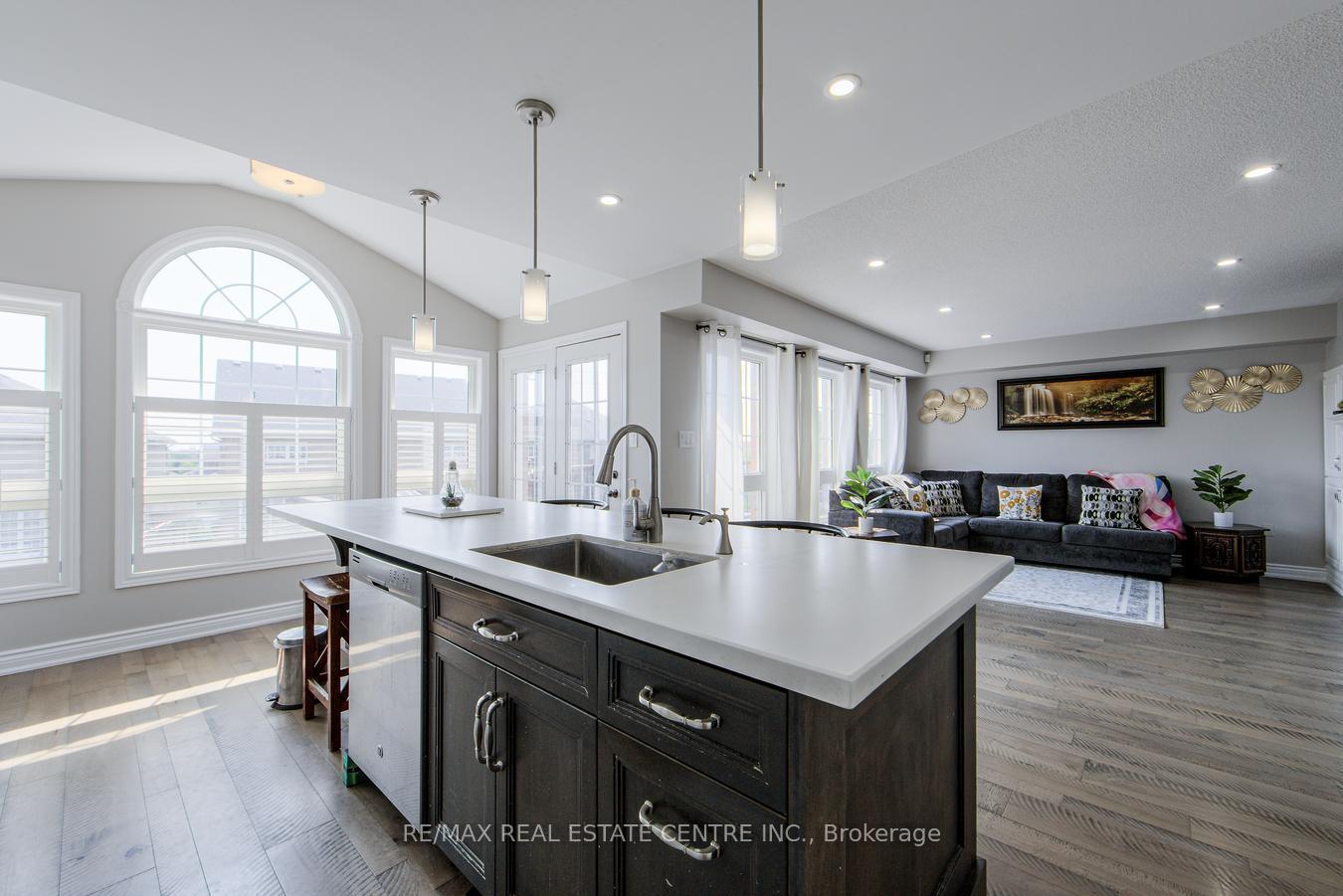 Photo 18 of 907 Coldstream Drive, Oshawa, Taunton — HOMEH