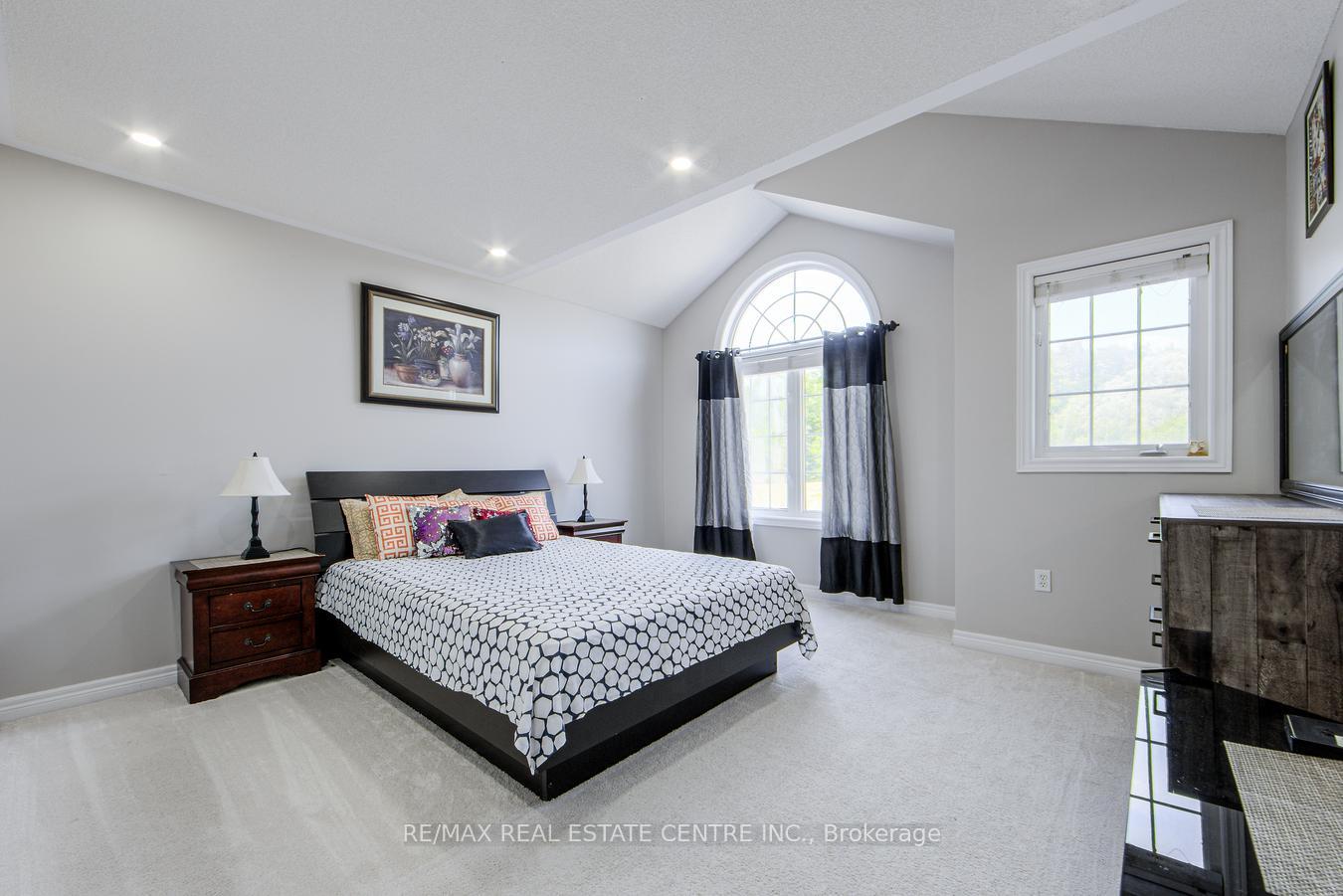 Photo 22 of 907 Coldstream Drive, Oshawa, Taunton — HOMEH