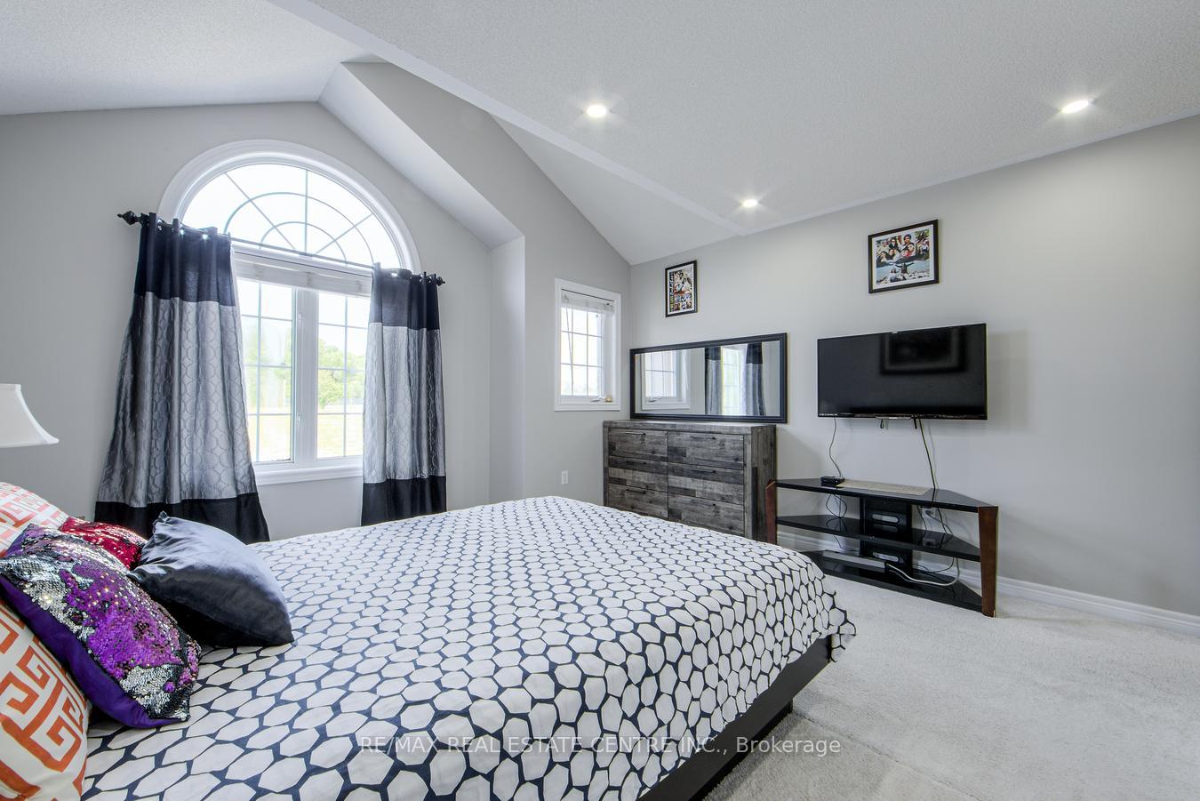 Photo 23 of 907 Coldstream Drive, Oshawa, Taunton — HOMEH