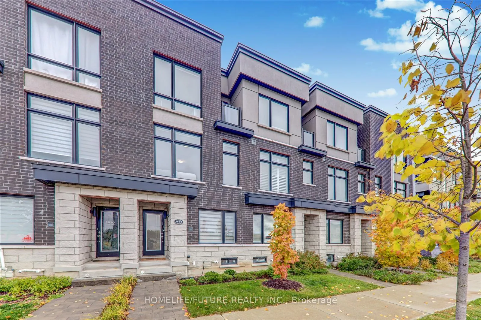 Photo 2 of 2618 Castlegate Crossing, Pickering, Duffin Heights — HOMEH