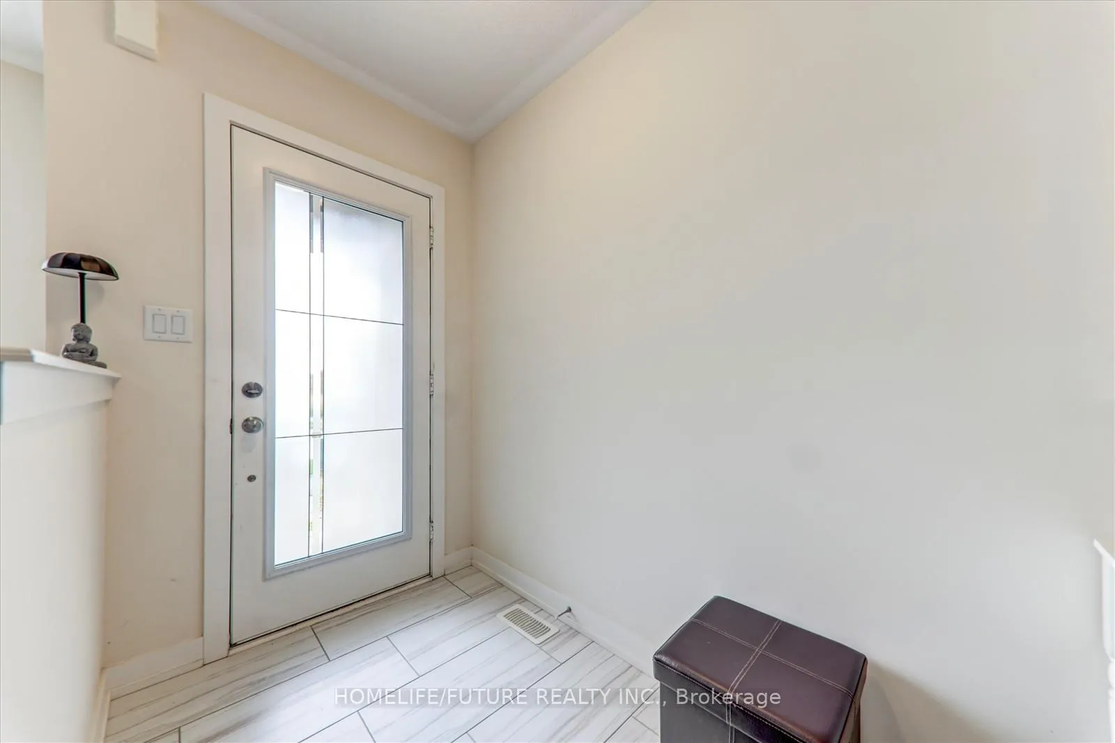 Photo 5 of 2618 Castlegate Crossing, Pickering, Duffin Heights — HOMEH