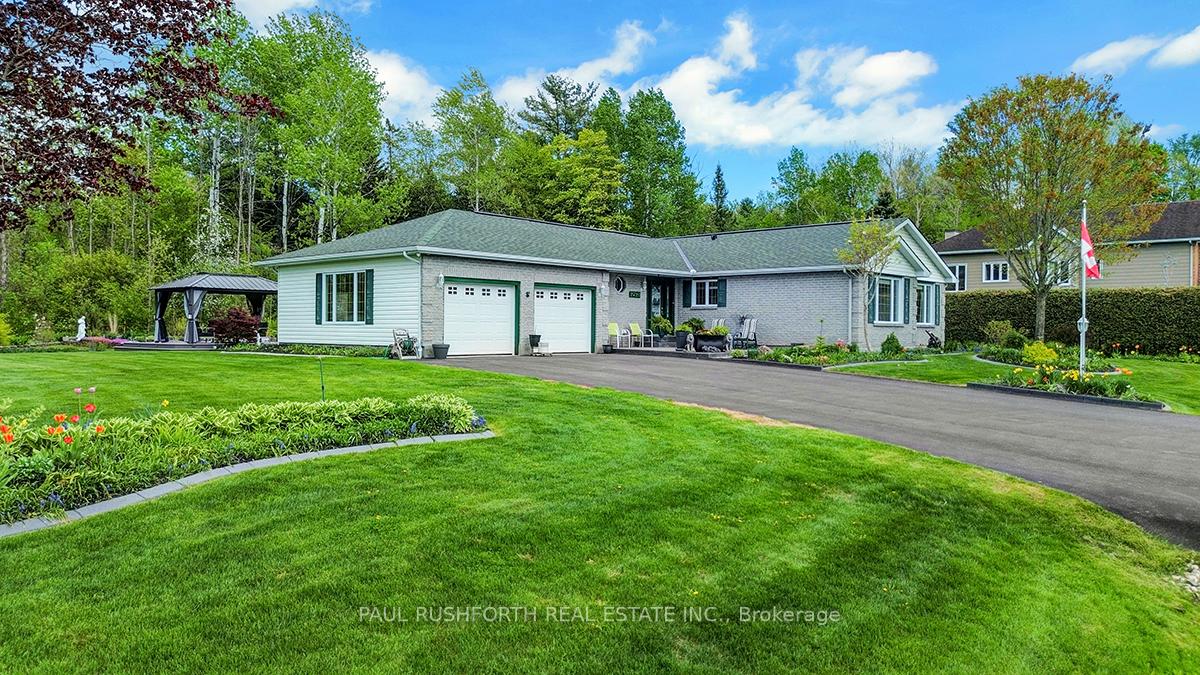Photo 2 of 2720 Pierrette Drive, Ottawa, Cumberland Estates — HOMEH