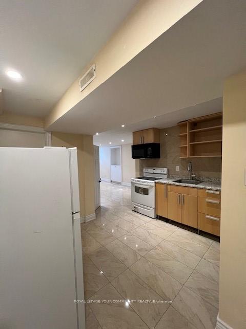 Photo 4 of Unit Bsmt, 539 Lightfoot Place, Pickering, Woodlands — HOMEH