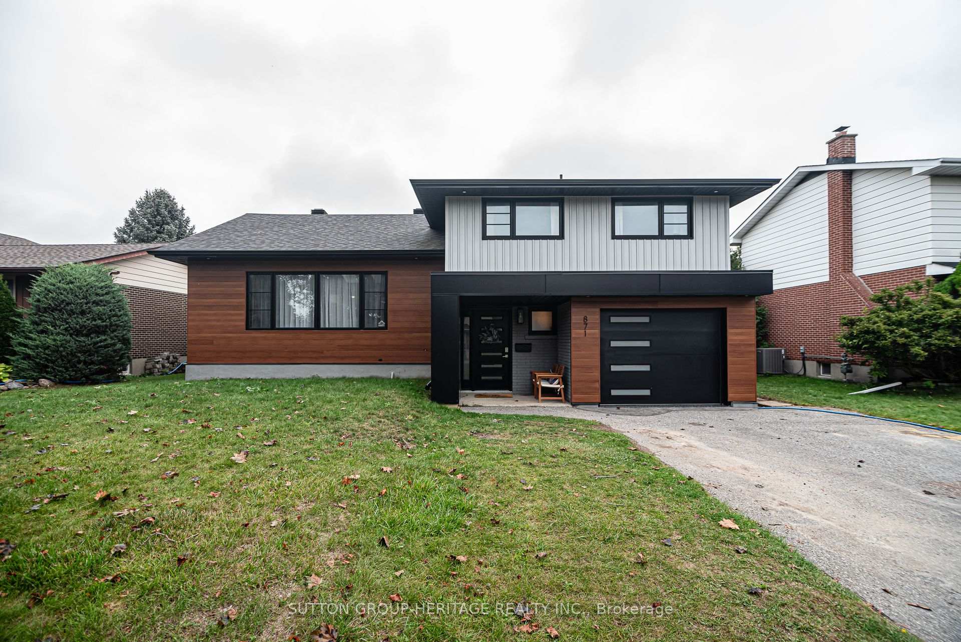 Front of 871 Fernhill Boulevard