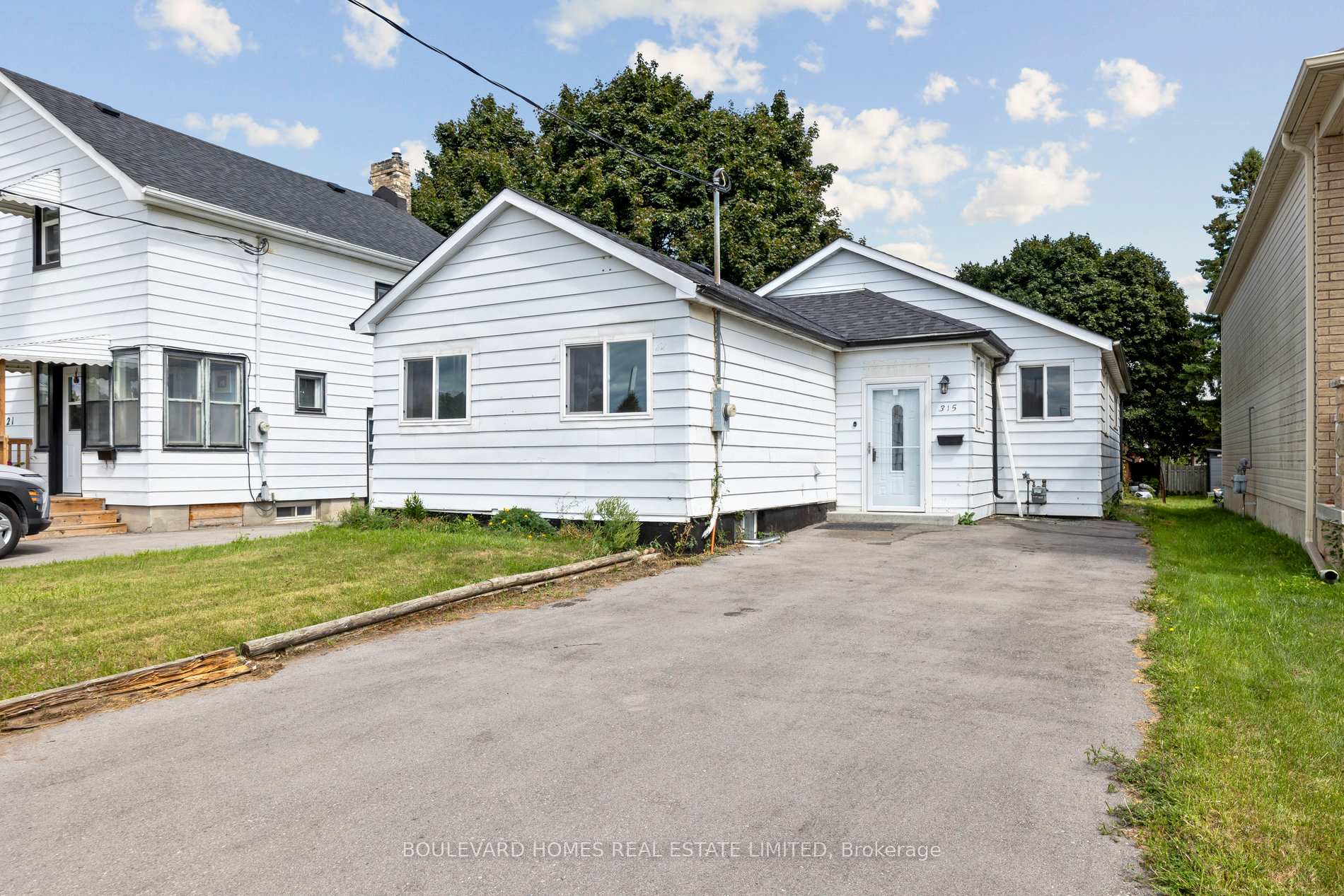 Photo 2 of 315 Oshawa Boulevard N, Oshawa, O'Neill — HOMEH