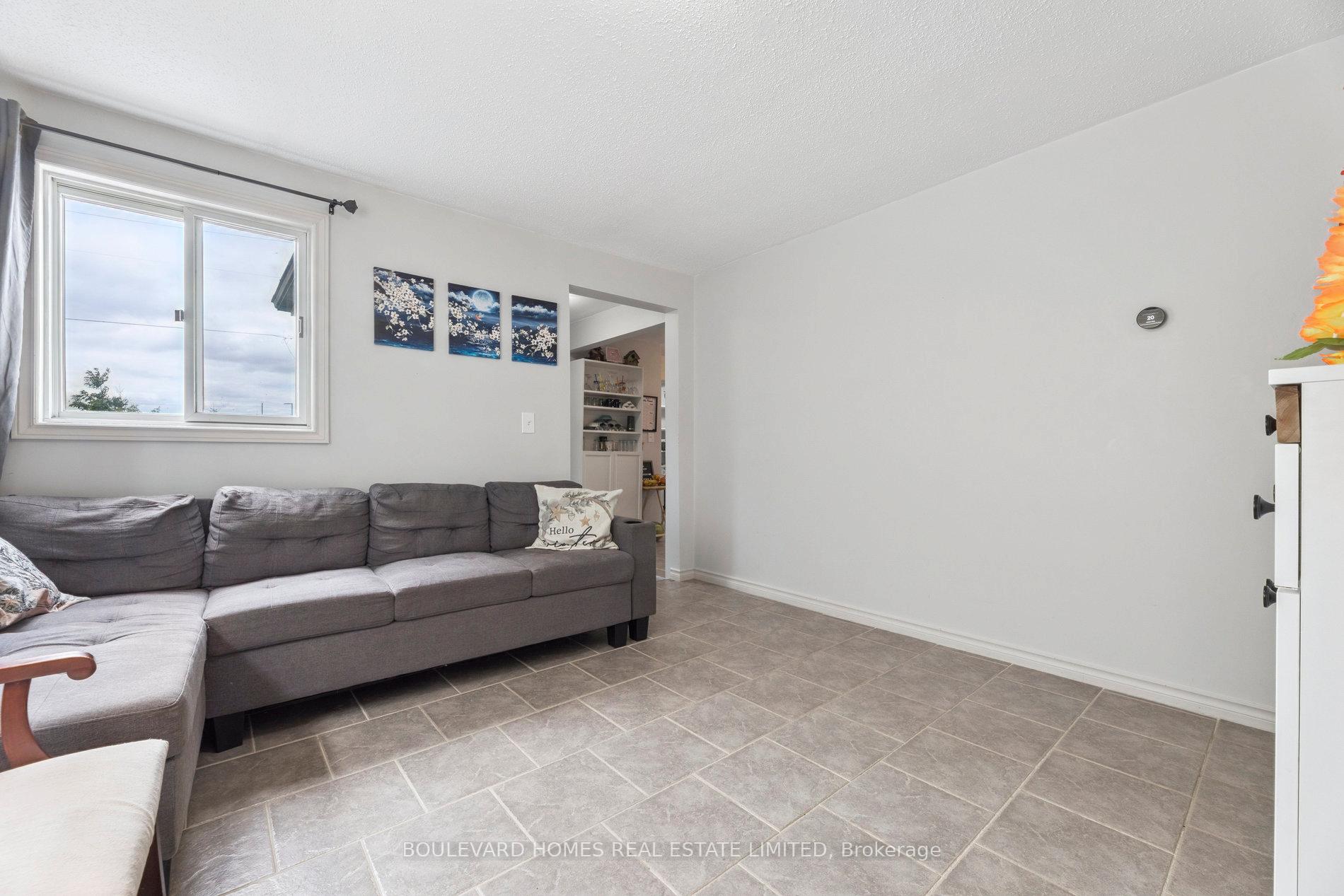 Photo 7 of 315 Oshawa Boulevard N, Oshawa, O'Neill — HOMEH