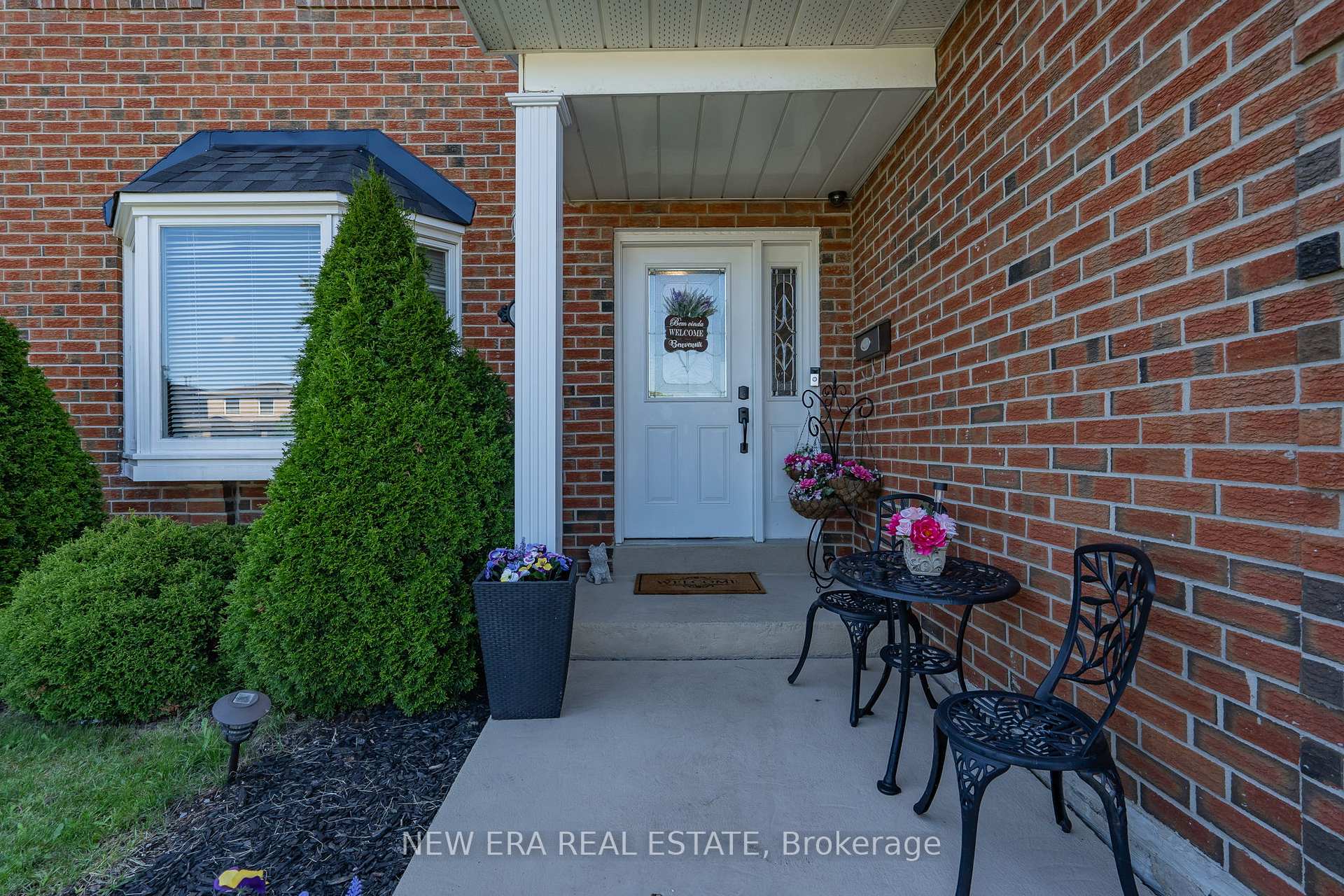 Photo 3 of 674 Laurier Avenue, Milton, Timberlea — HOMEH