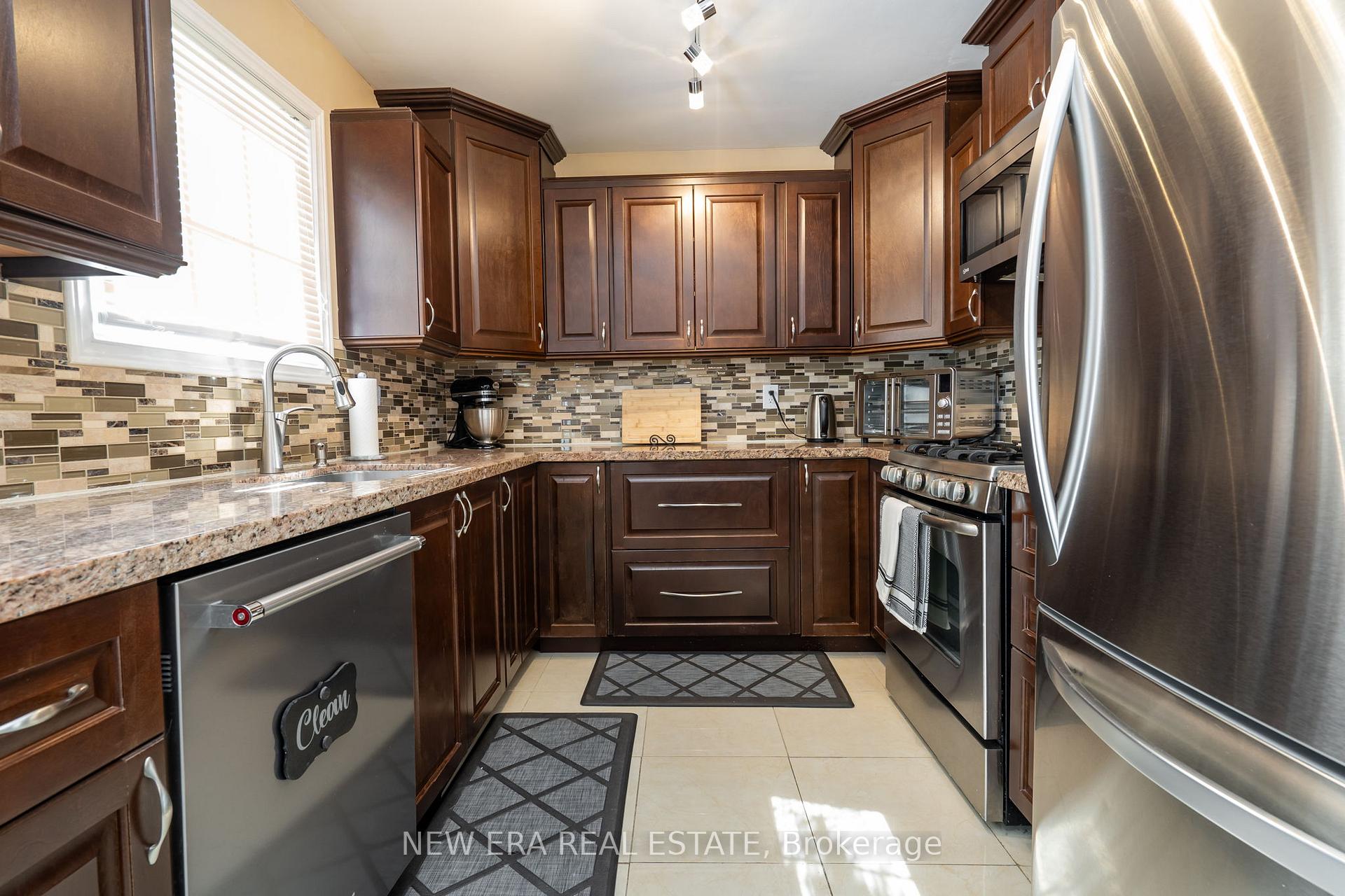Photo 9 of 674 Laurier Avenue, Milton, Timberlea — HOMEH