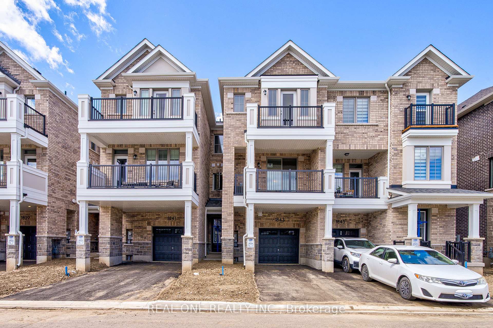 Photo 1 of 1843 Thames Circle, Milton, Bowes — HOMEH
