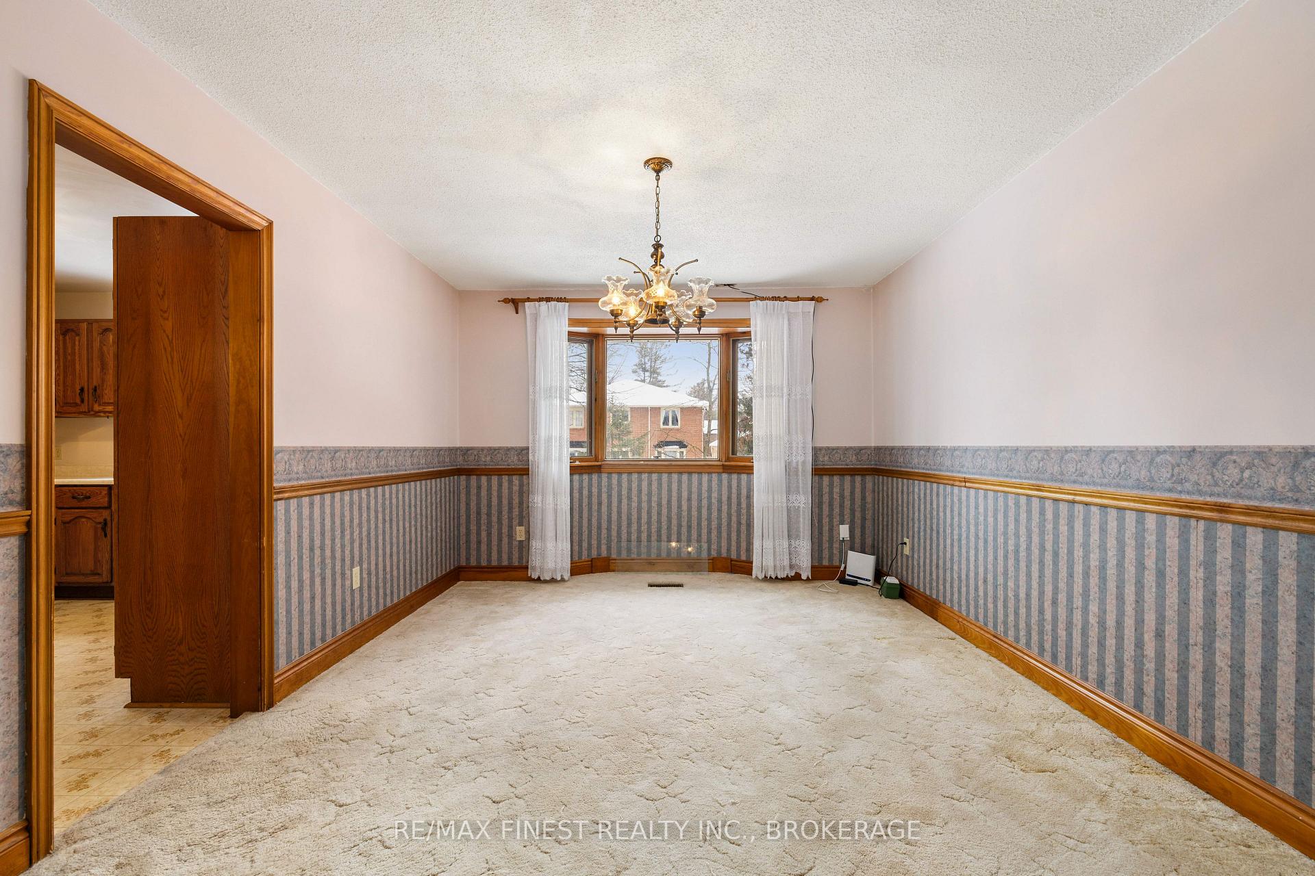Photo 8 of 555 Rankin Crescent, Kingston, South of Taylor-Kidd Blvd — HOMEH