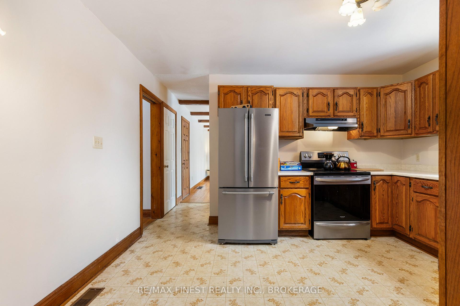 Photo 13 of 555 Rankin Crescent, Kingston, South of Taylor-Kidd Blvd — HOMEH