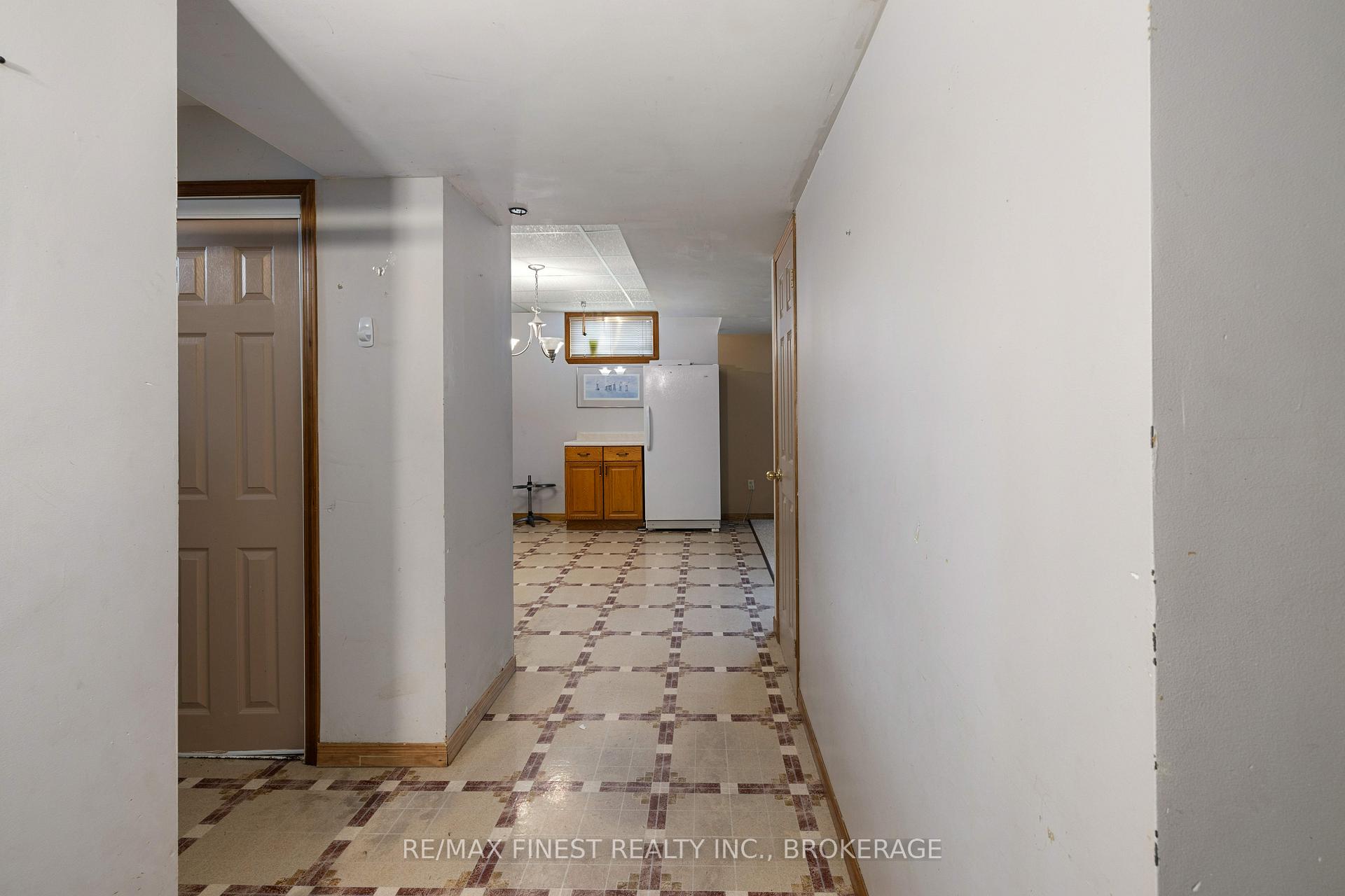 Photo 29 of 555 Rankin Crescent, Kingston, South of Taylor-Kidd Blvd — HOMEH