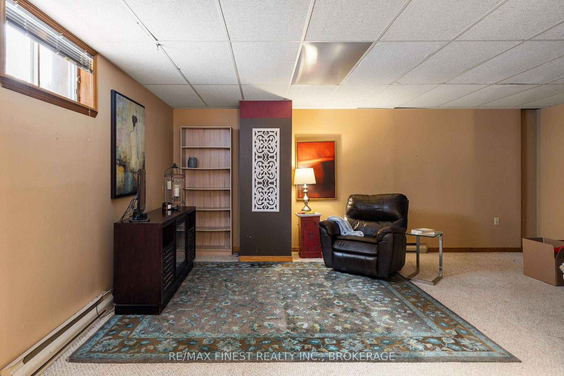 Photo 33 of 555 Rankin Crescent, Kingston, South of Taylor-Kidd Blvd — HOMEH
