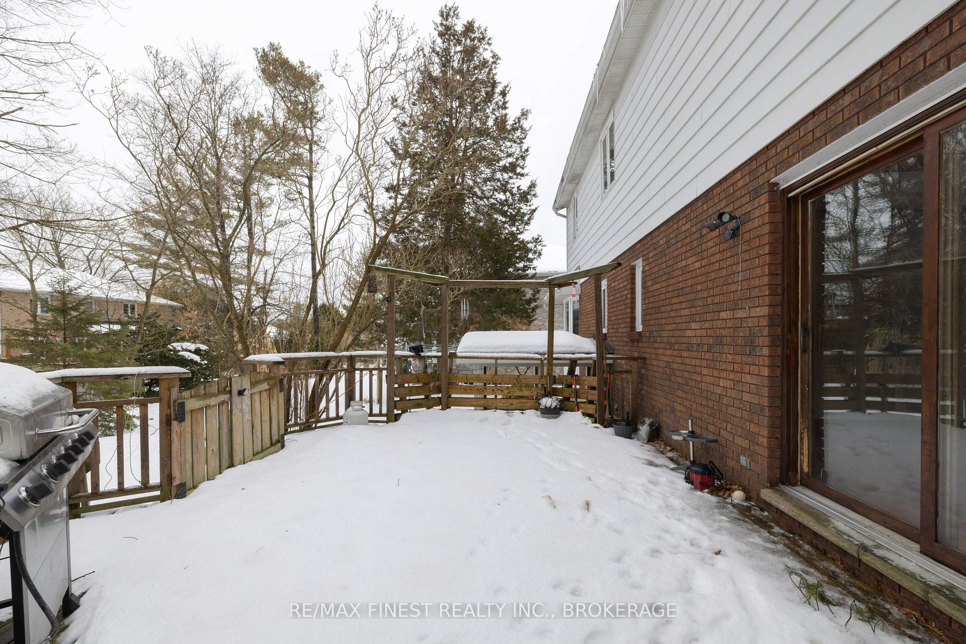 Photo 38 of 555 Rankin Crescent, Kingston, South of Taylor-Kidd Blvd — HOMEH