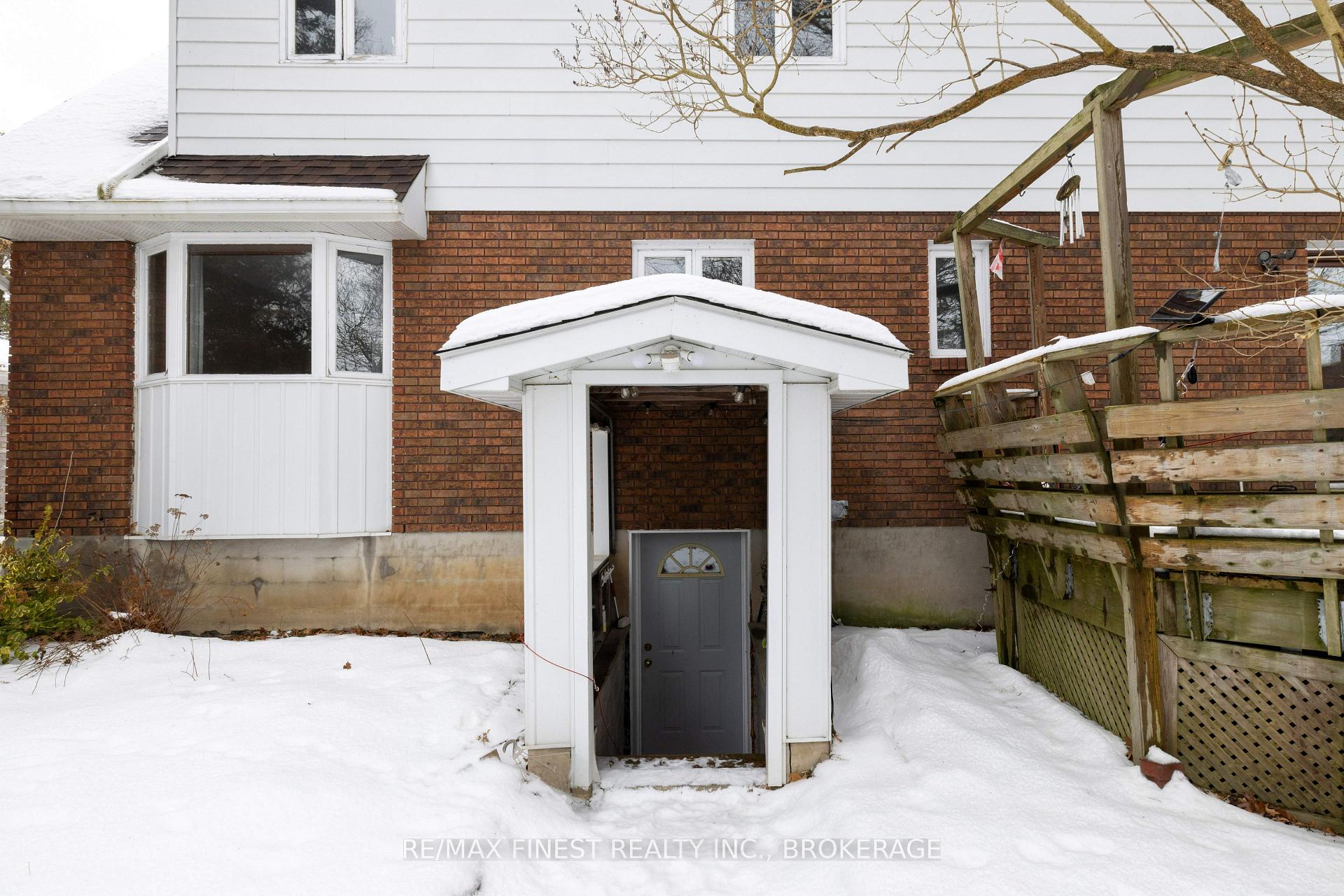 Photo 39 of 555 Rankin Crescent, Kingston, South of Taylor-Kidd Blvd — HOMEH