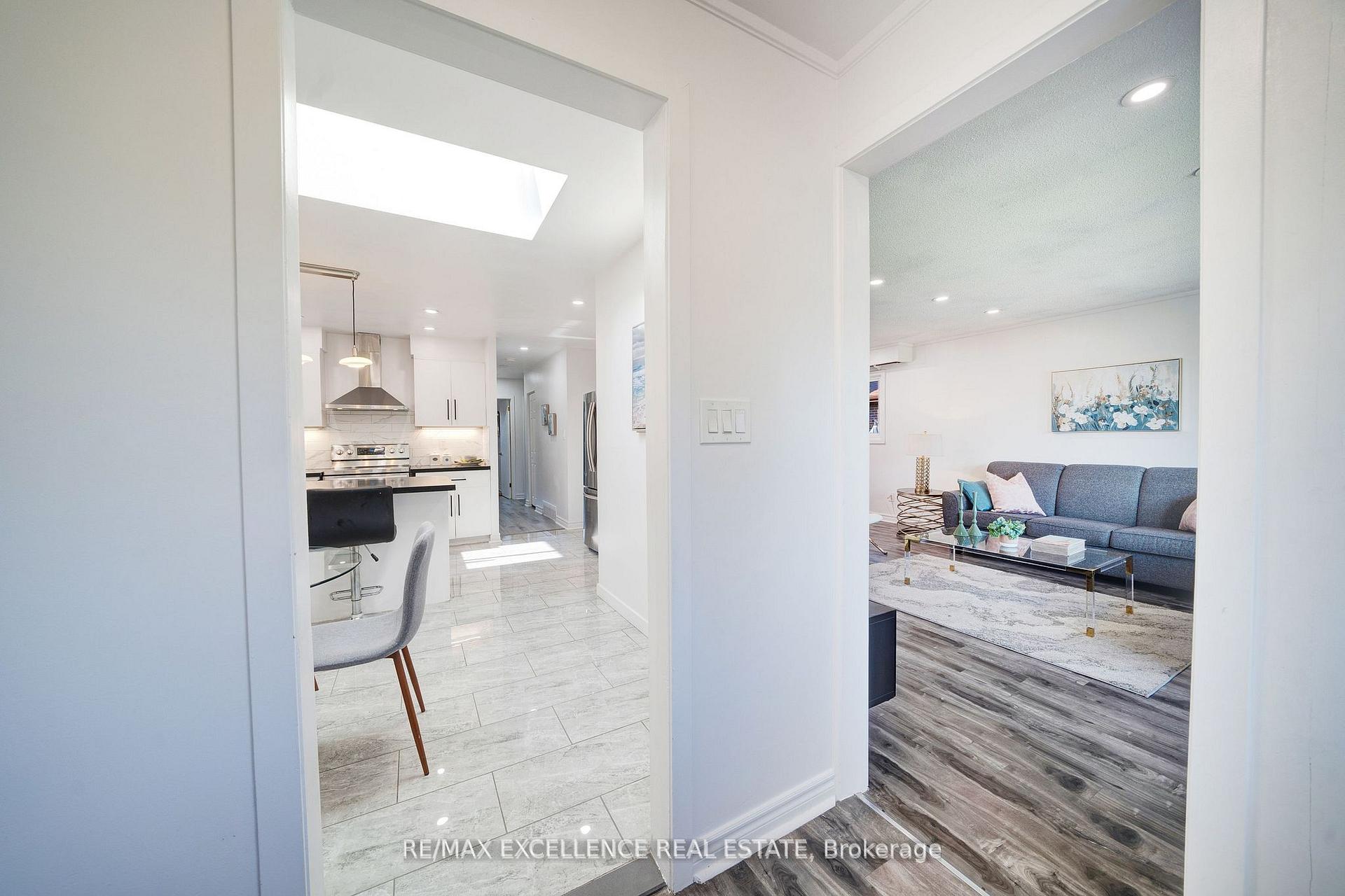 Photo 5 of 110 Seneca Avenue, Oshawa, Samac — HOMEH