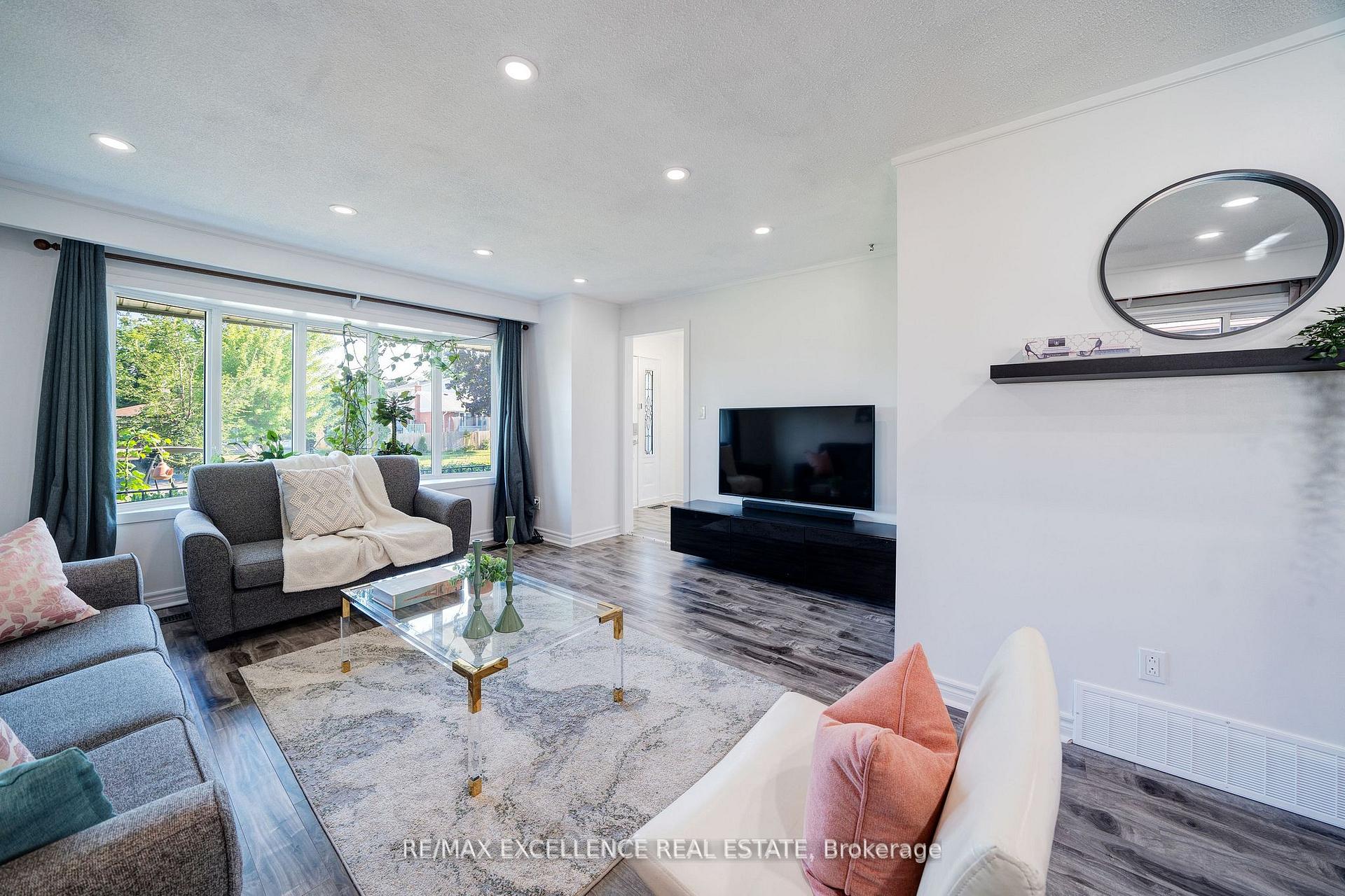 Photo 7 of 110 Seneca Avenue, Oshawa, Samac — HOMEH