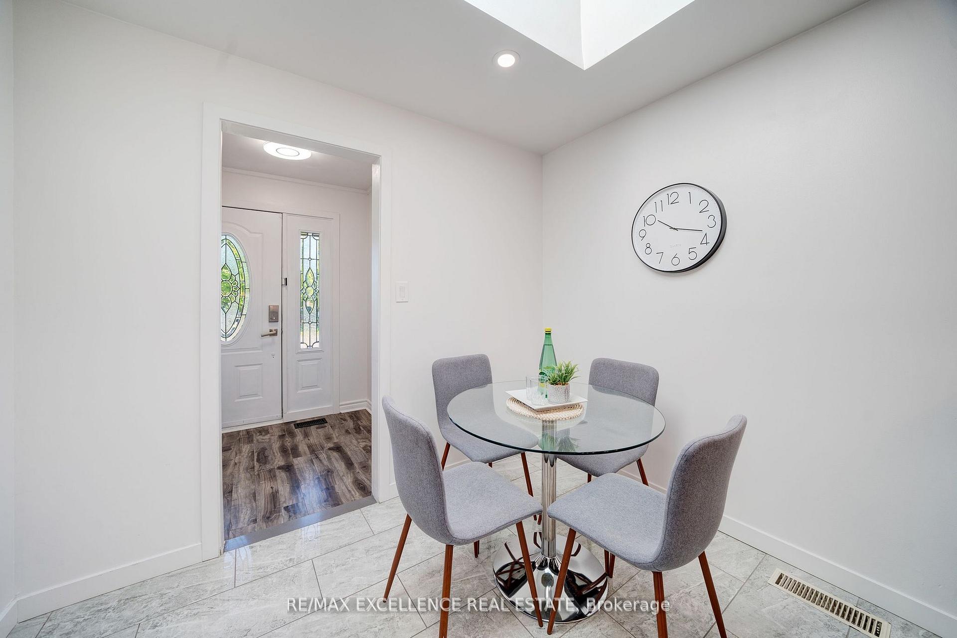 Photo 11 of 110 Seneca Avenue, Oshawa, Samac — HOMEH